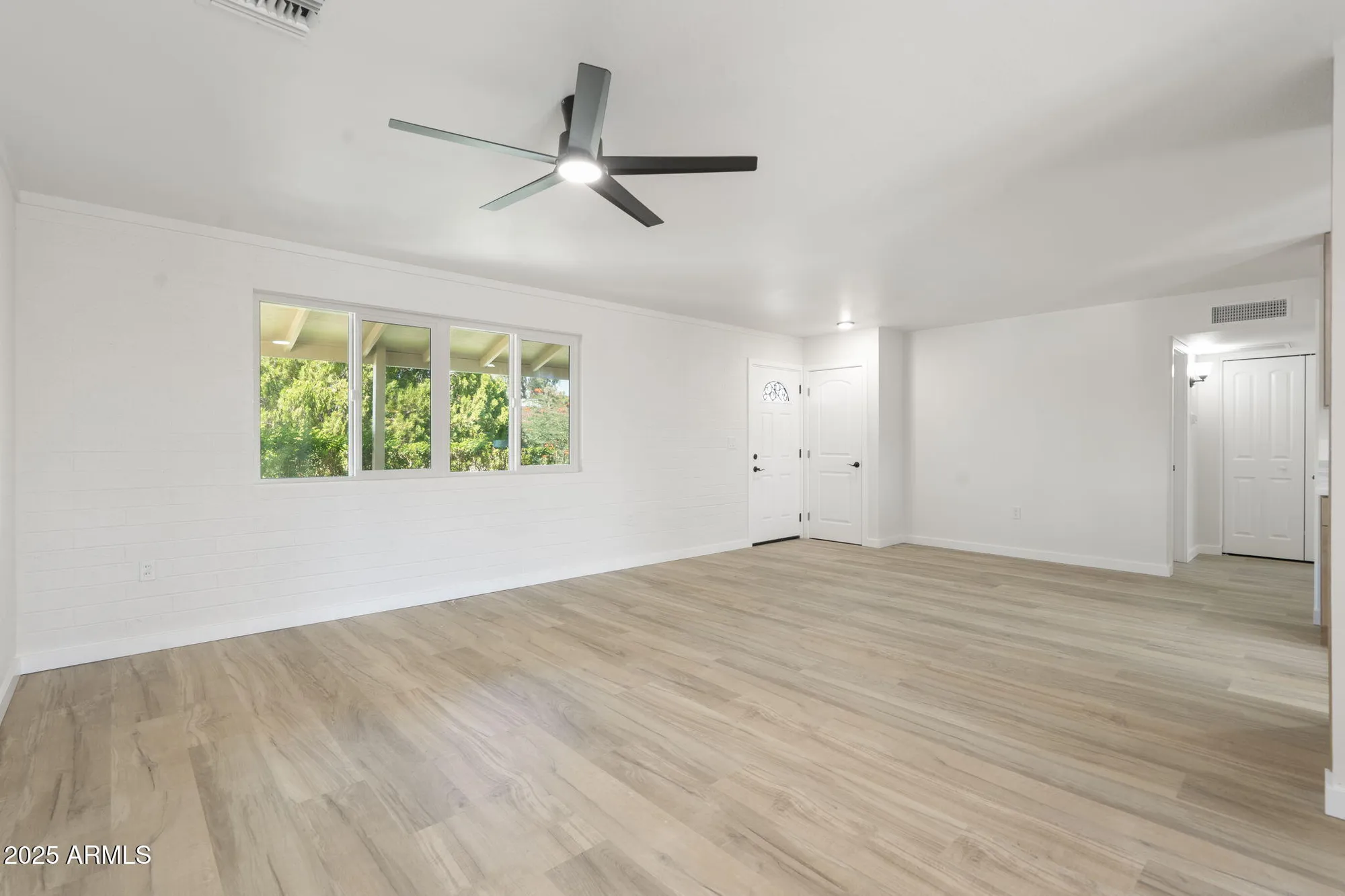 Property Slideshow image 5 of 32 | 10351 w pinehurst dr, Sun City, AZ, 85351