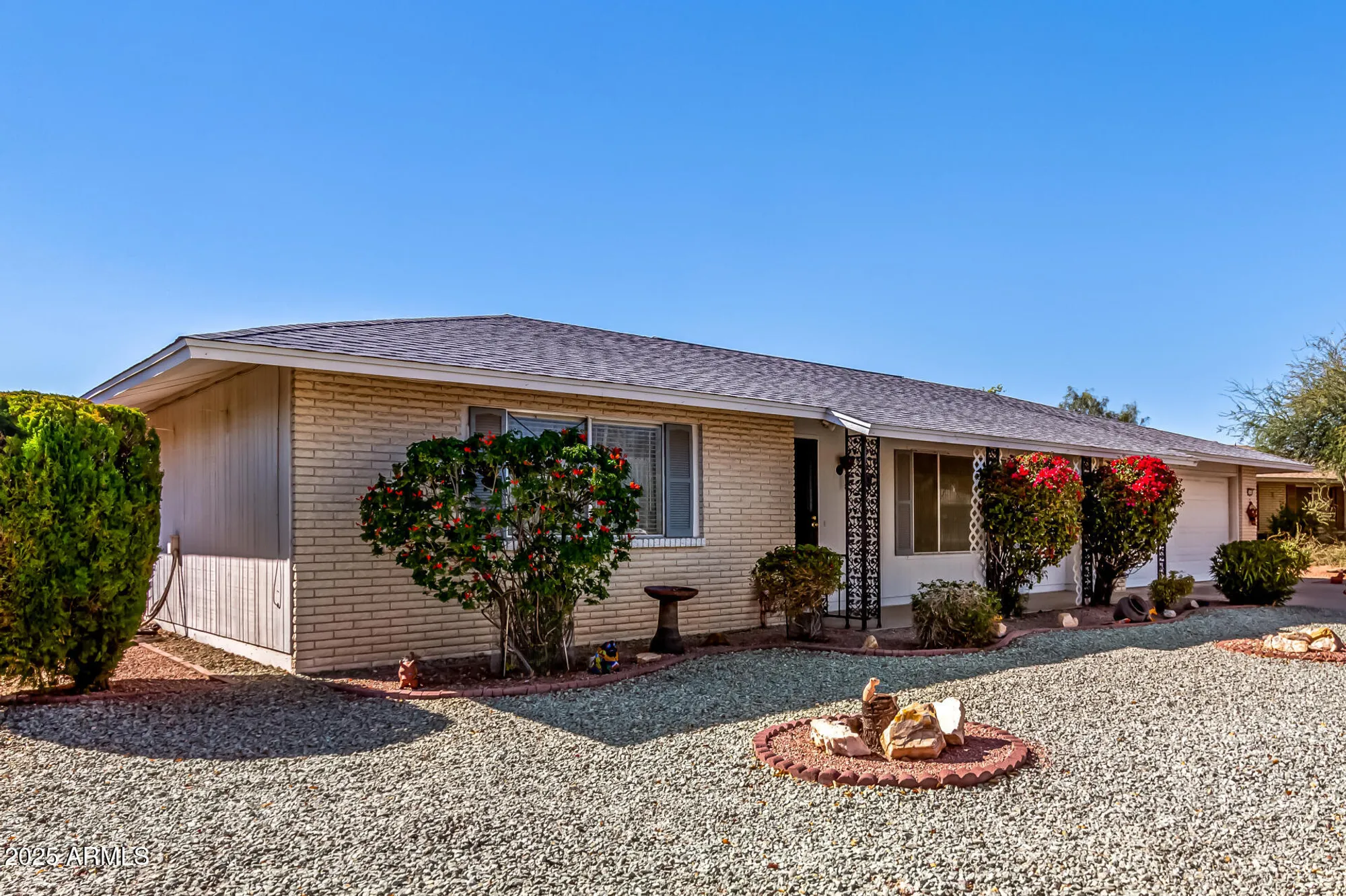 Property Slideshow image 2 of 38 | 9409 w glen oaks cir n, Sun City, AZ, 85351