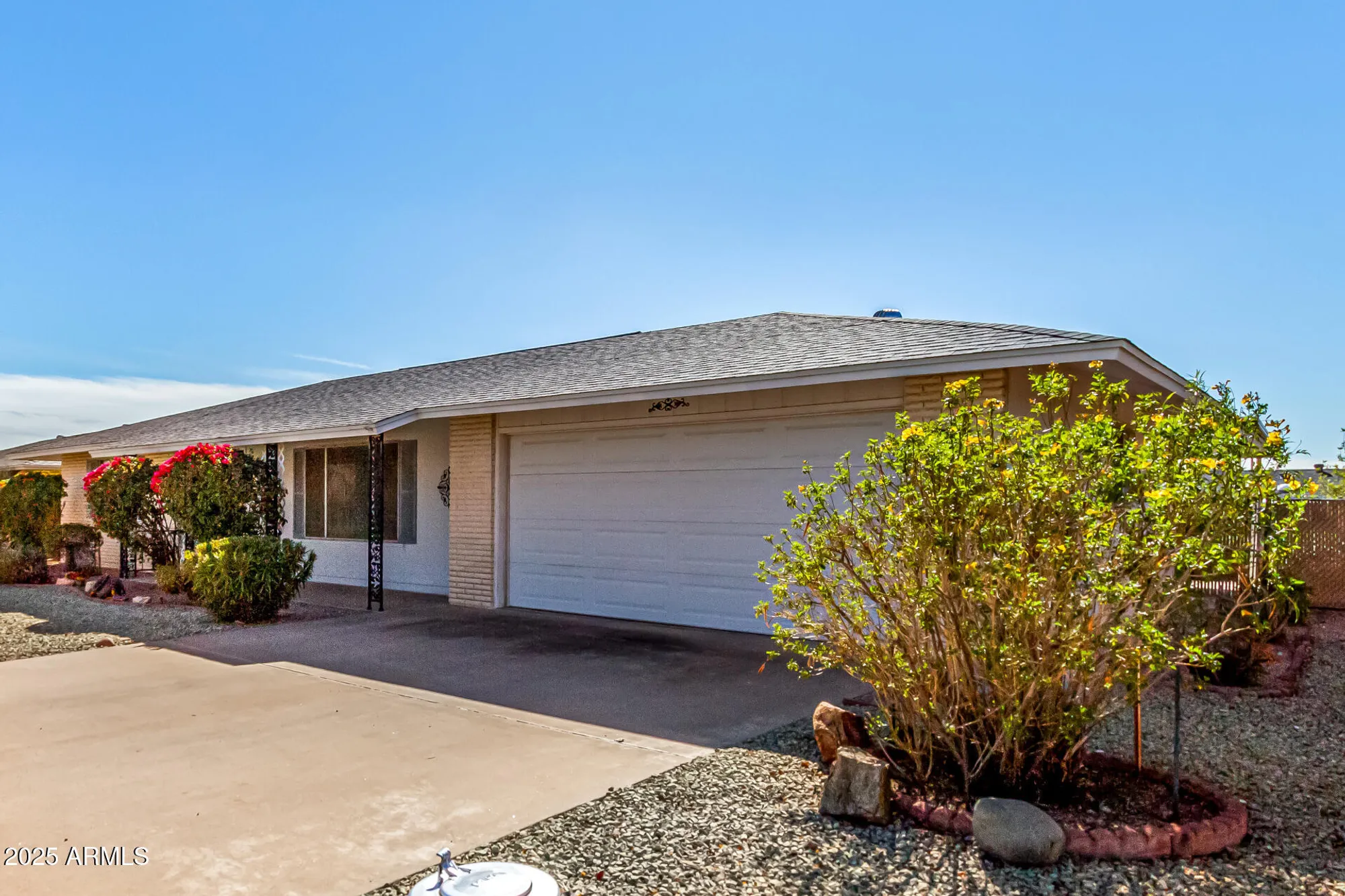 Property Slideshow image 4 of 38 | 9409 w glen oaks cir n, Sun City, AZ, 85351