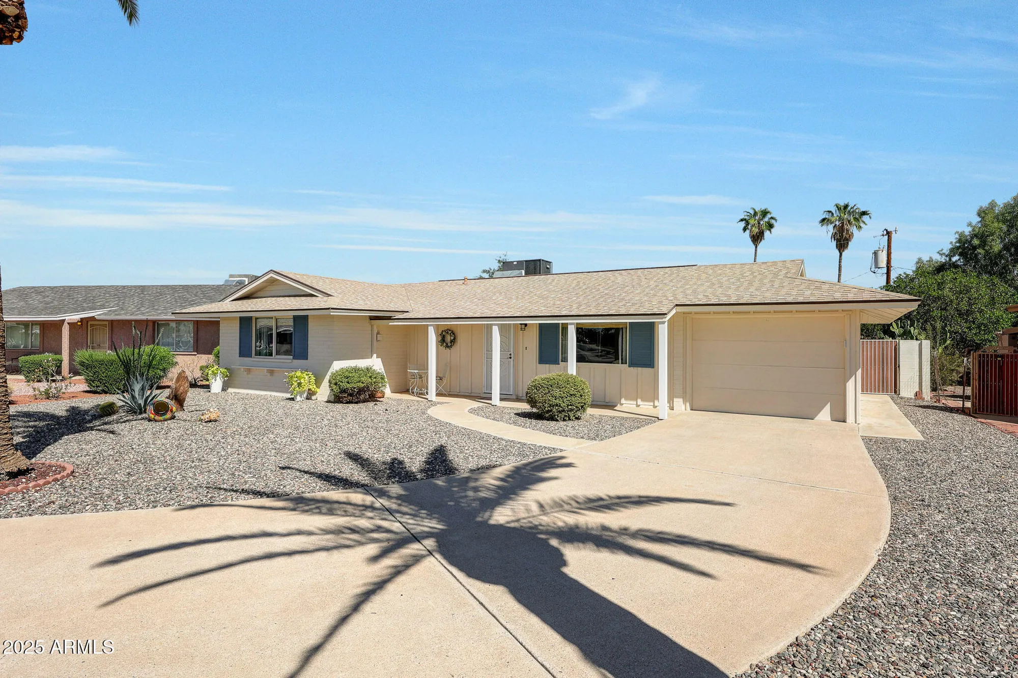 Property Slideshow image 1 of 45 | 10516 w snead dr, Sun City, AZ, 85351