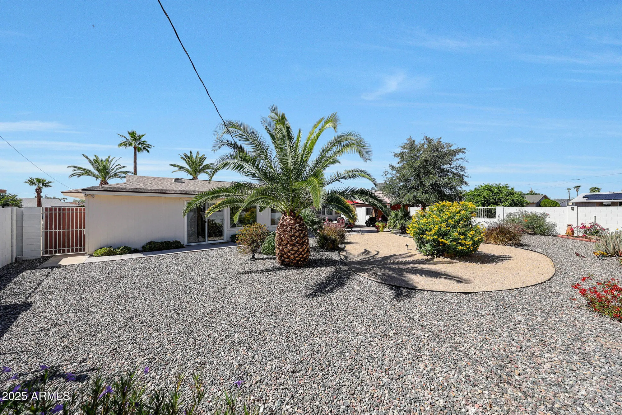 Property Slideshow image 5 of 45 | 10516 w snead dr, Sun City, AZ, 85351