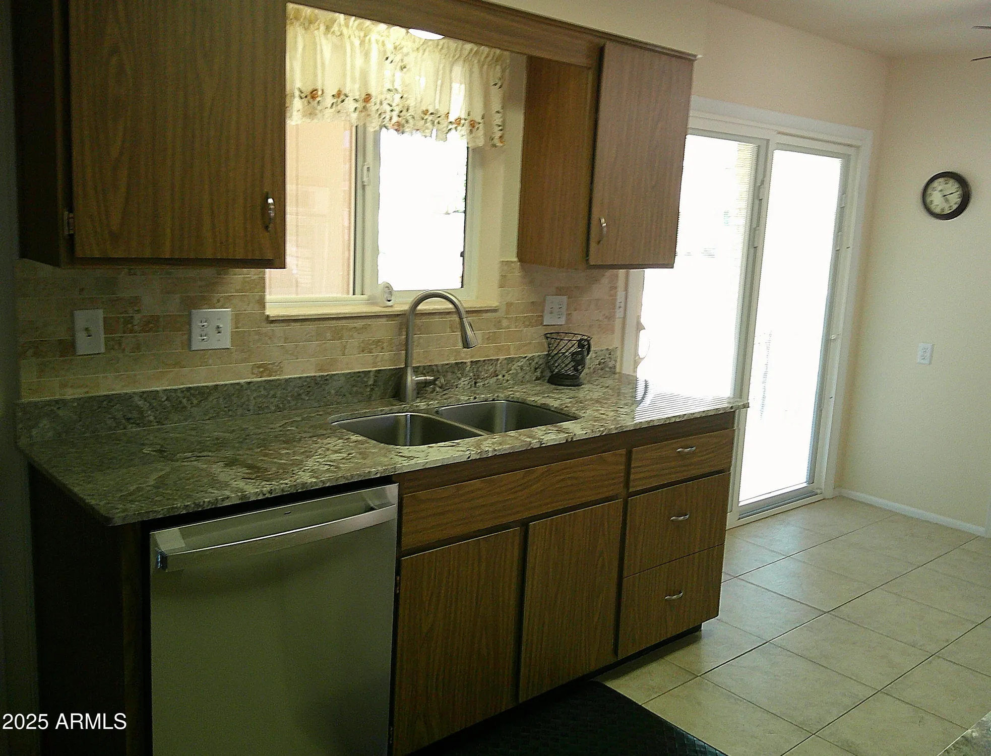 Property Slideshow image 18 of 84 | 10731 w mission ln, Sun City, AZ, 85351