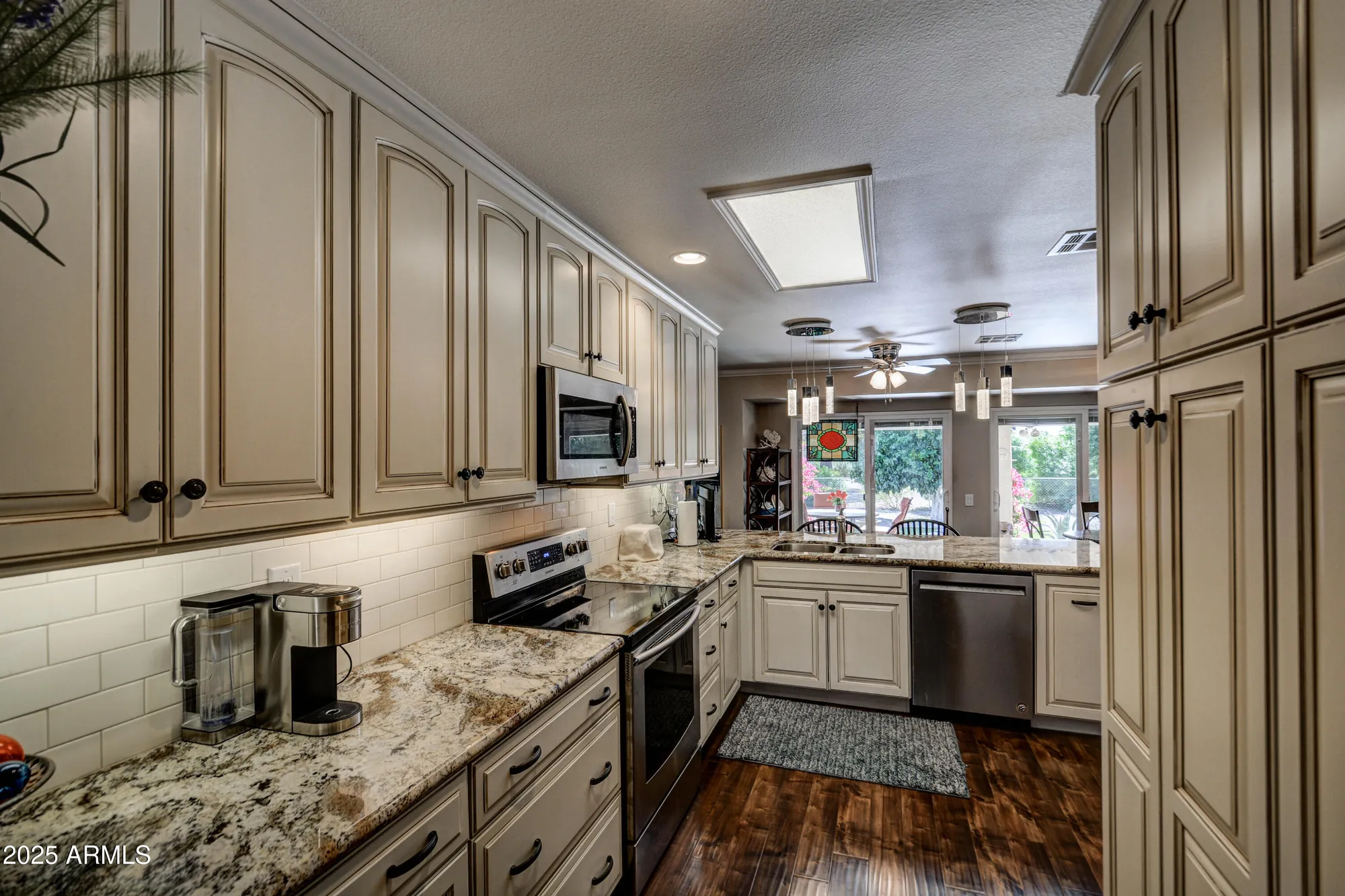 Property Slideshow image 11 of 28 | 20037 n welk dr, Sun City, AZ, 85373