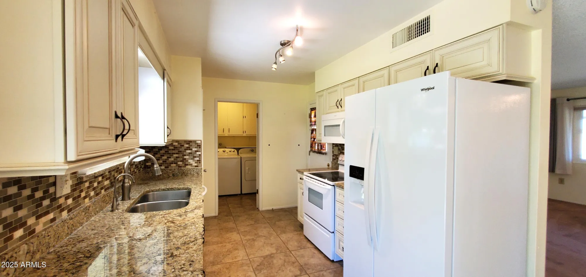Property Slideshow image 10 of 24 | 13606 n redwood dr, Sun City, AZ, 85351