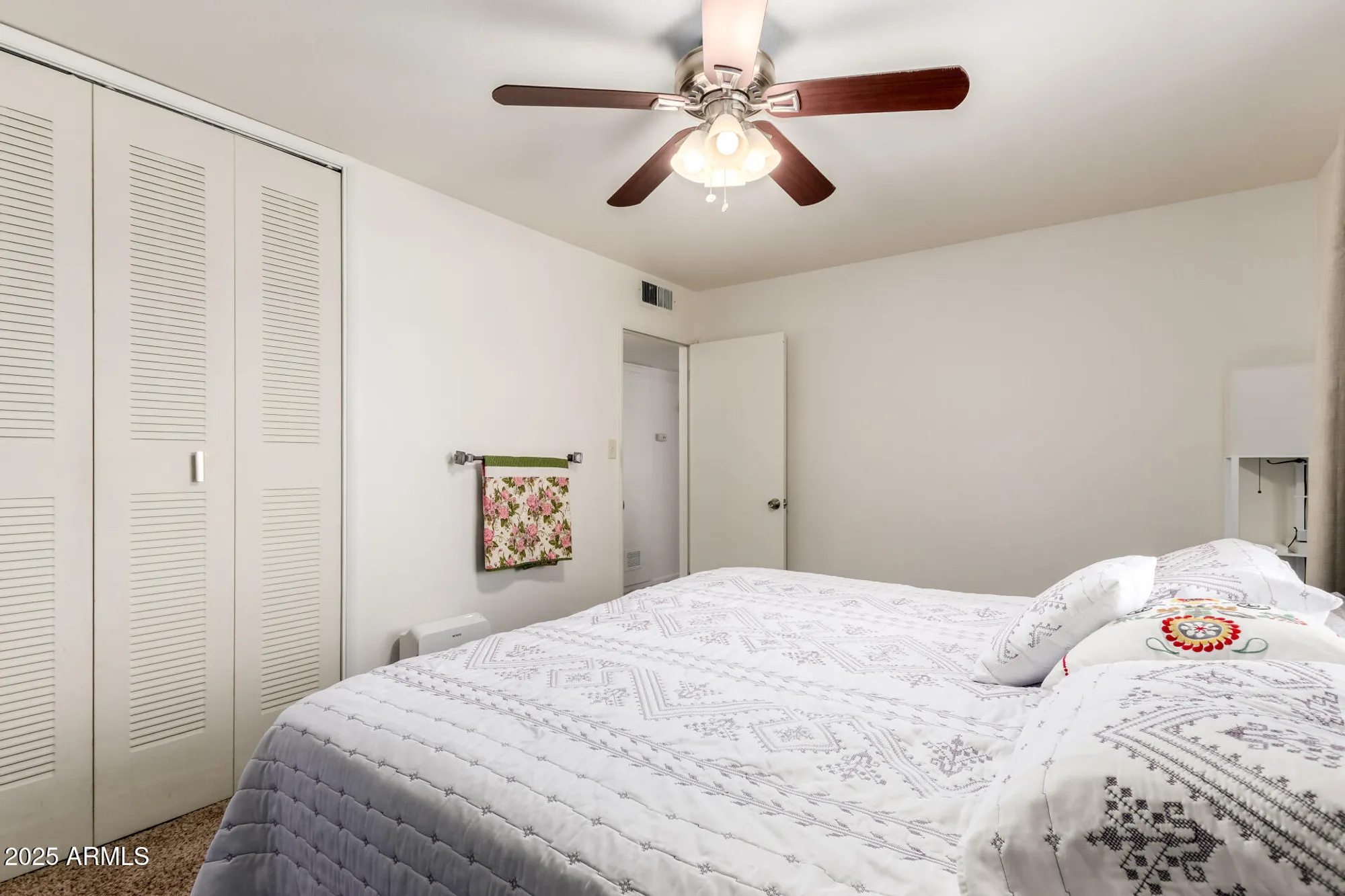 Property Slideshow image 16 of 41 | 10839 w oakmont dr, Sun City, AZ, 85351