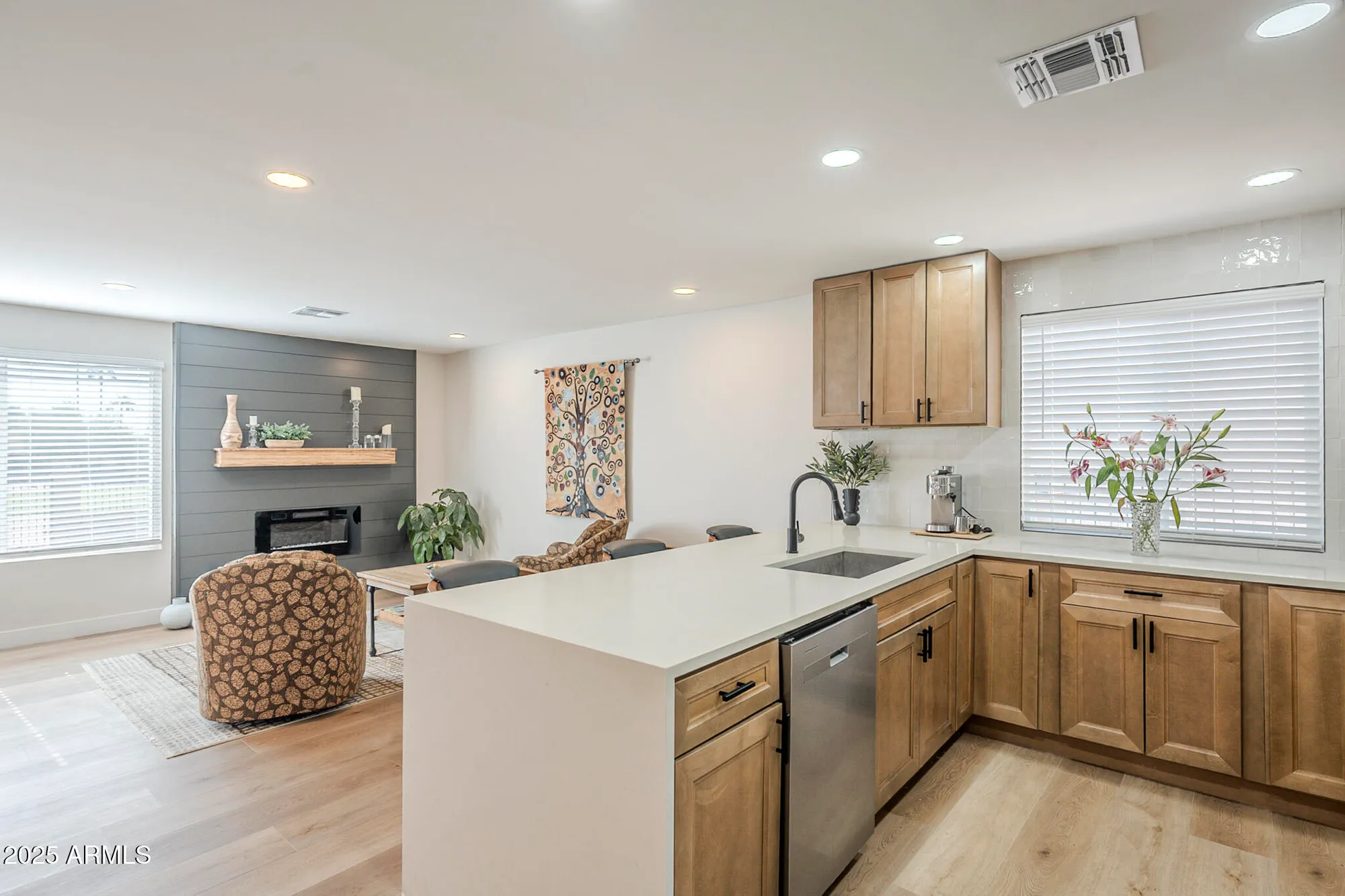 Property Slideshow image 14 of 53 | 11831 s paiute st, Phoenix, AZ, 85044