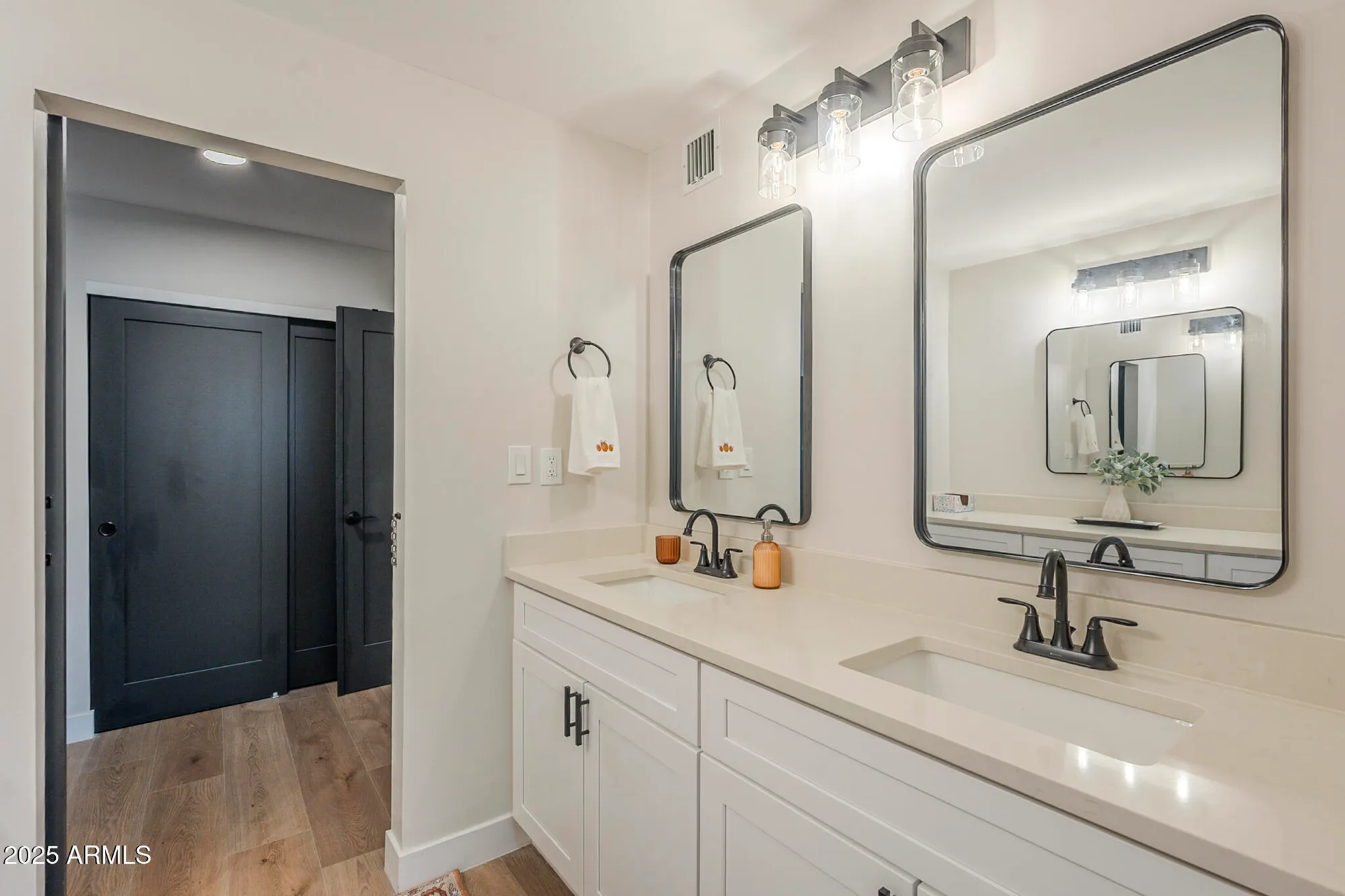 Property Slideshow image 21 of 53 | 11831 s paiute st, Phoenix, AZ, 85044