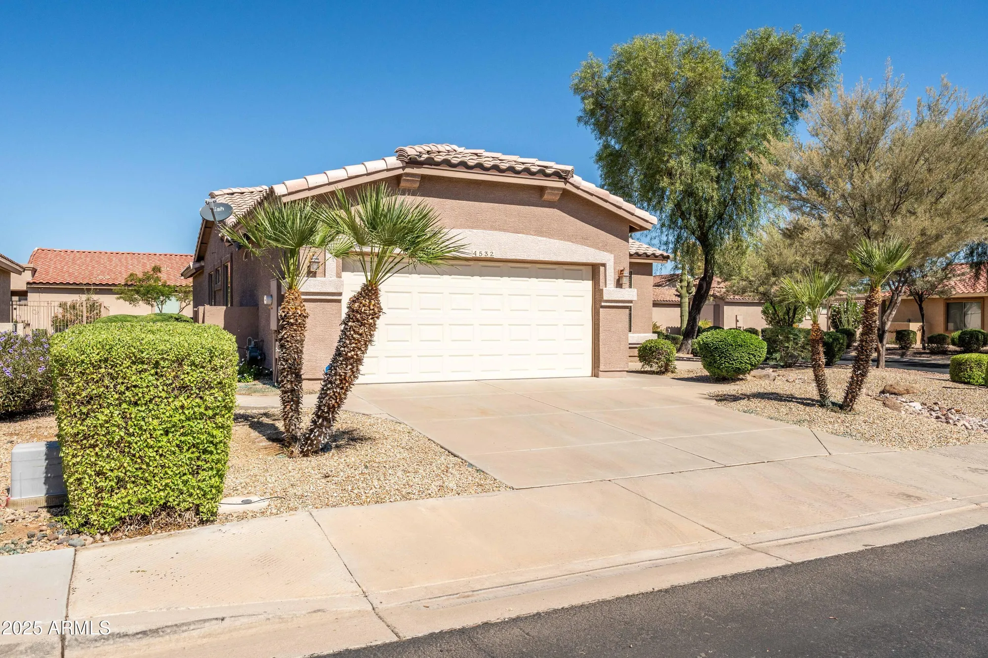 Property Slideshow image 3 of 50 | 4532 e indigo st, Gilbert, AZ, 85298