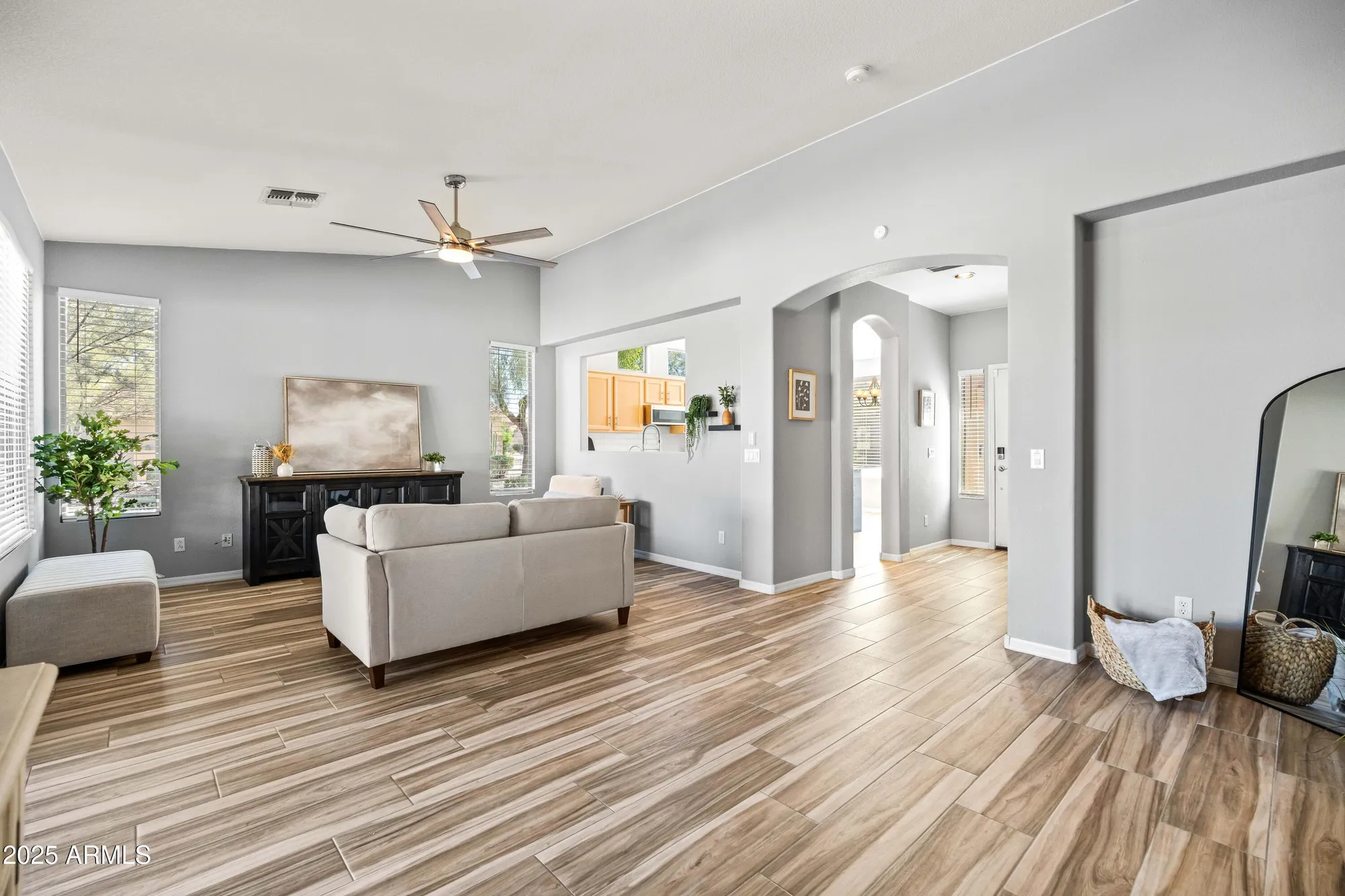 Property Slideshow image 9 of 50 | 4532 e indigo st, Gilbert, AZ, 85298