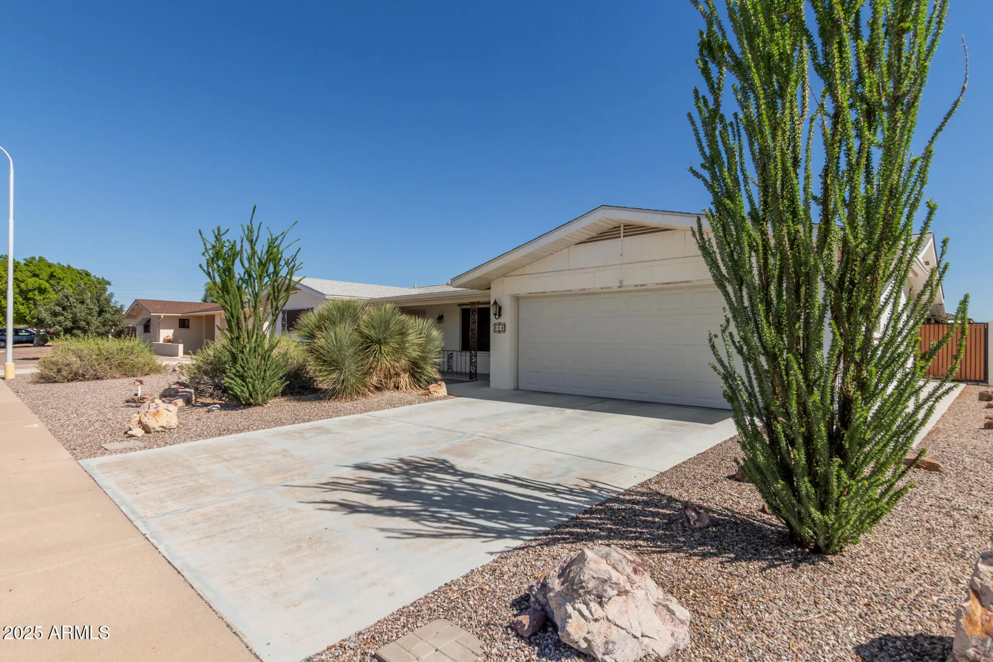 Property Slideshow image 5 of 33 | 243 n 61st pl, Mesa, AZ, 85205
