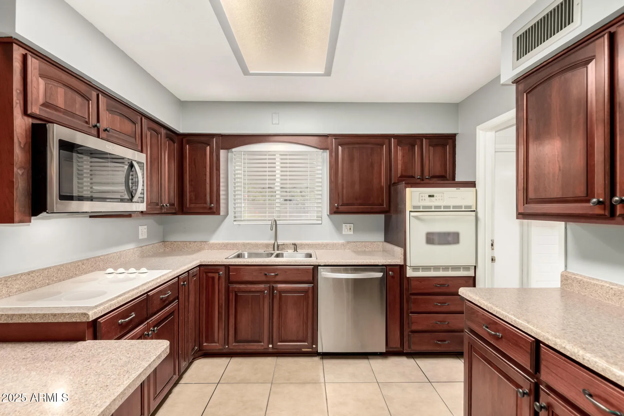 Property Slideshow image 14 of 33 | 243 n 61st pl, Mesa, AZ, 85205