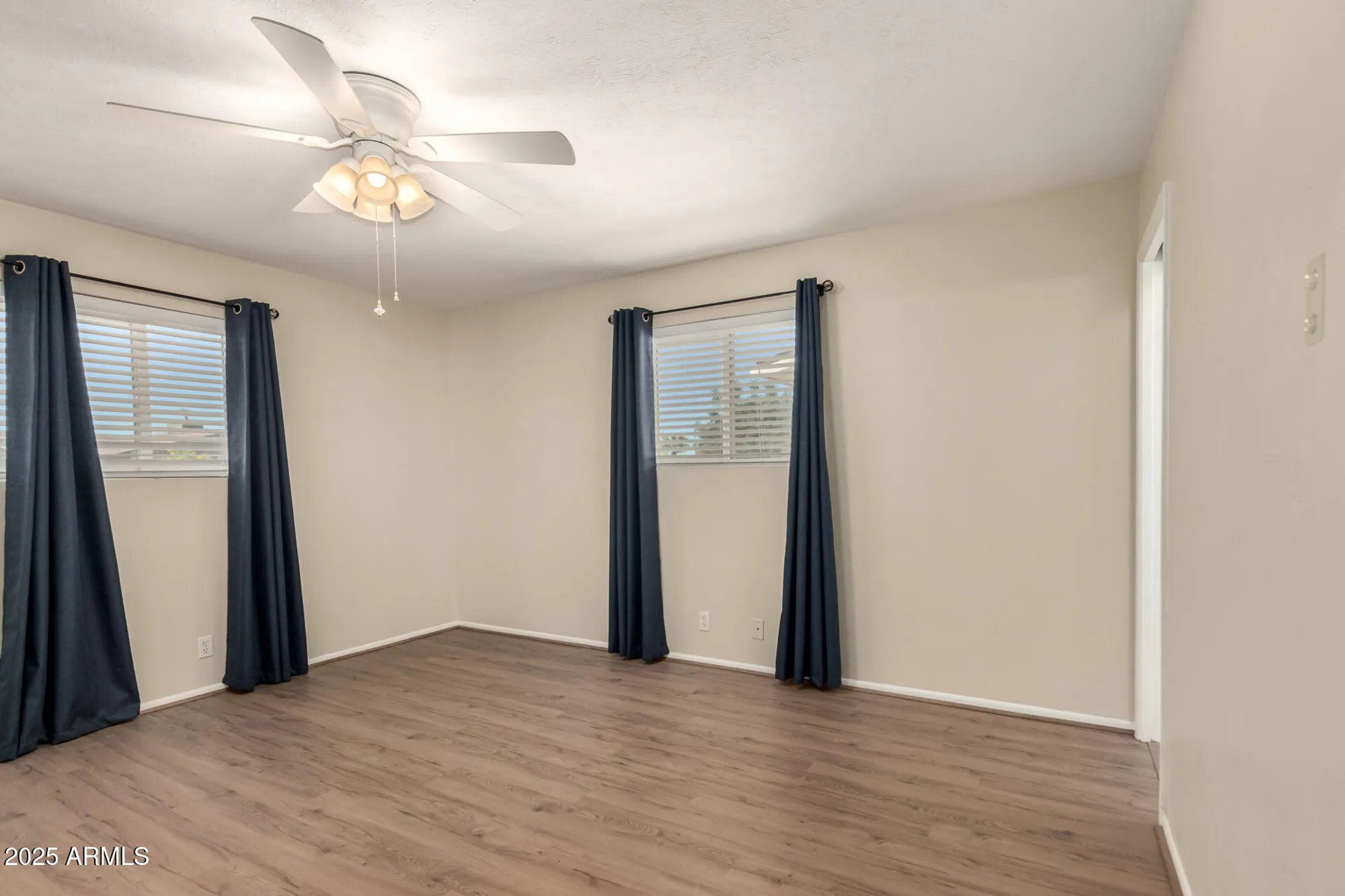 Property Slideshow image 15 of 33 | 243 n 61st pl, Mesa, AZ, 85205