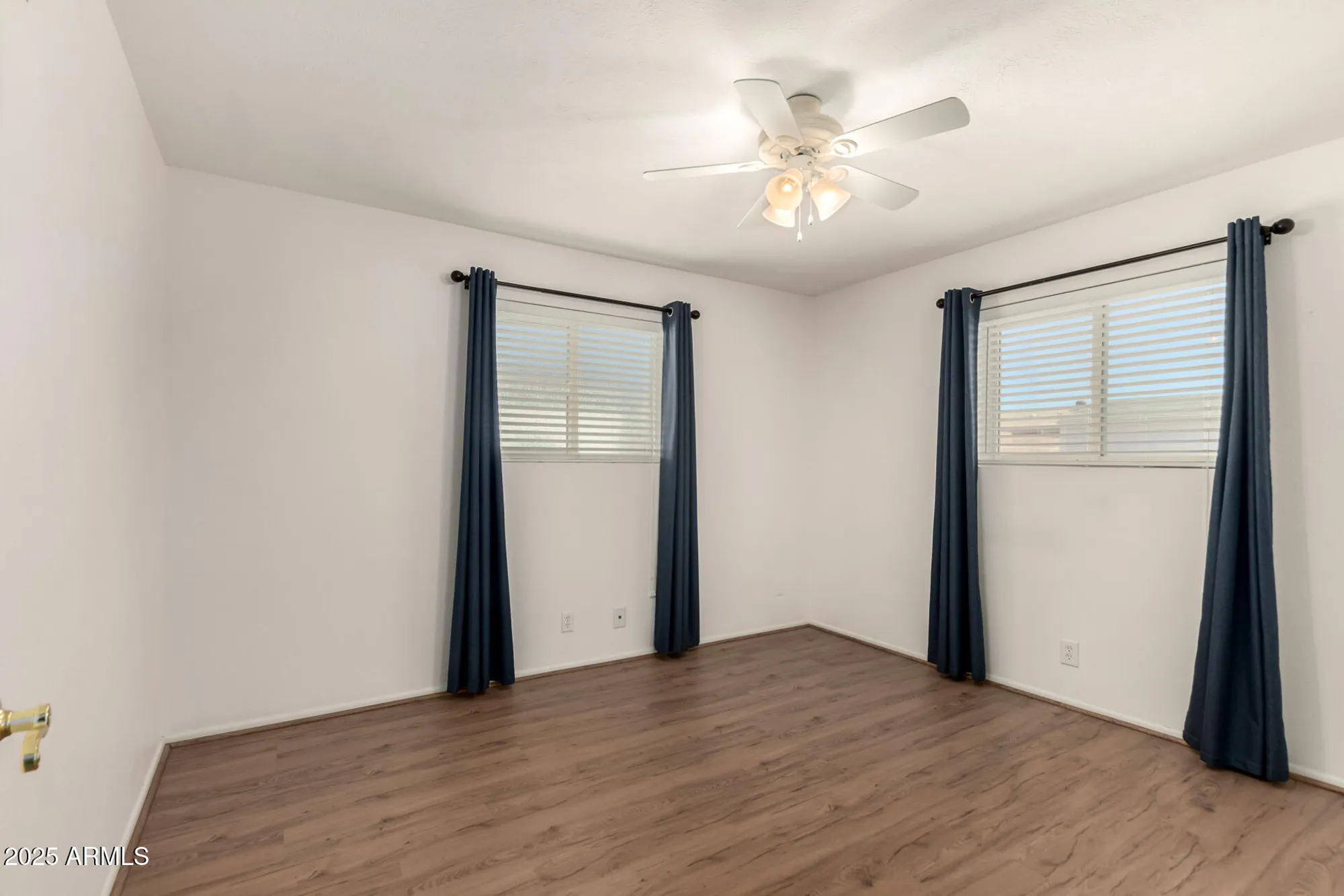 Property Slideshow image 21 of 33 | 243 n 61st pl, Mesa, AZ, 85205
