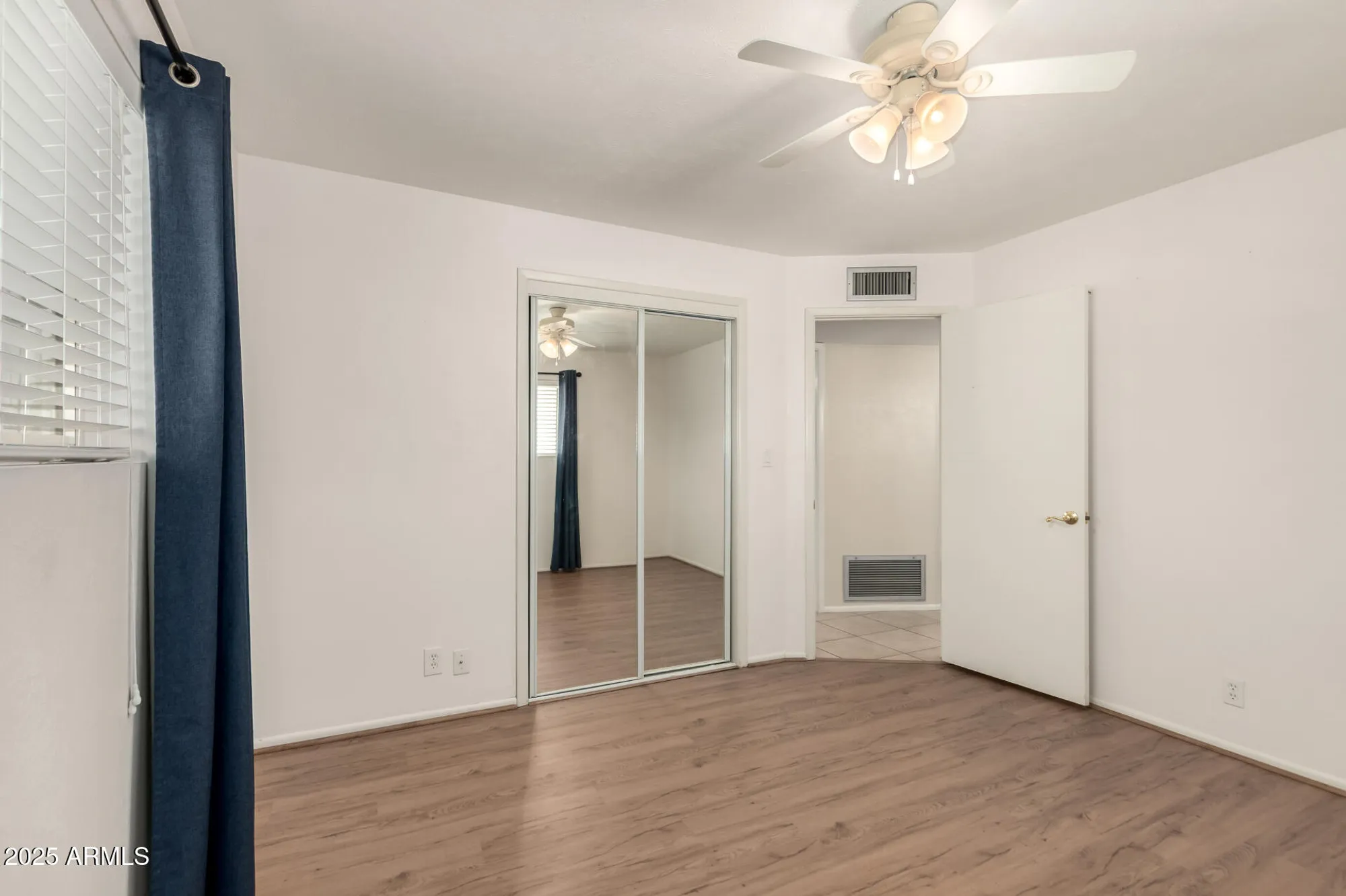 Property Slideshow image 22 of 33 | 243 n 61st pl, Mesa, AZ, 85205