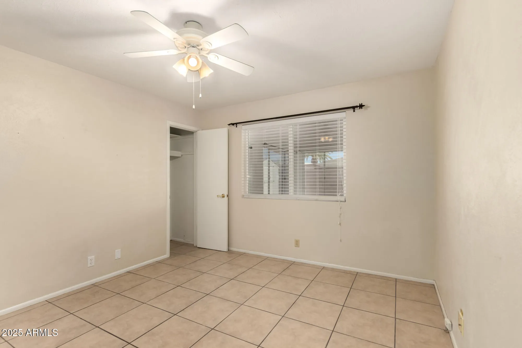 Property Slideshow image 19 of 33 | 243 n 61st pl, Mesa, AZ, 85205