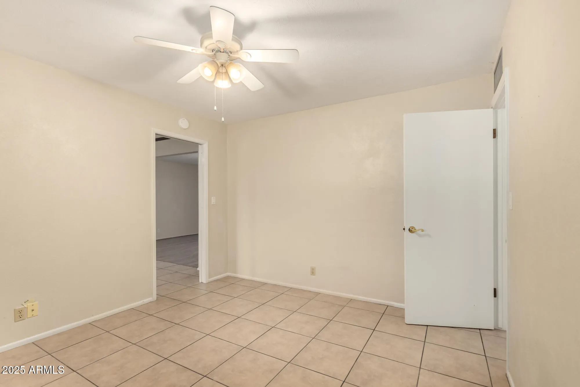 Property Slideshow image 20 of 33 | 243 n 61st pl, Mesa, AZ, 85205