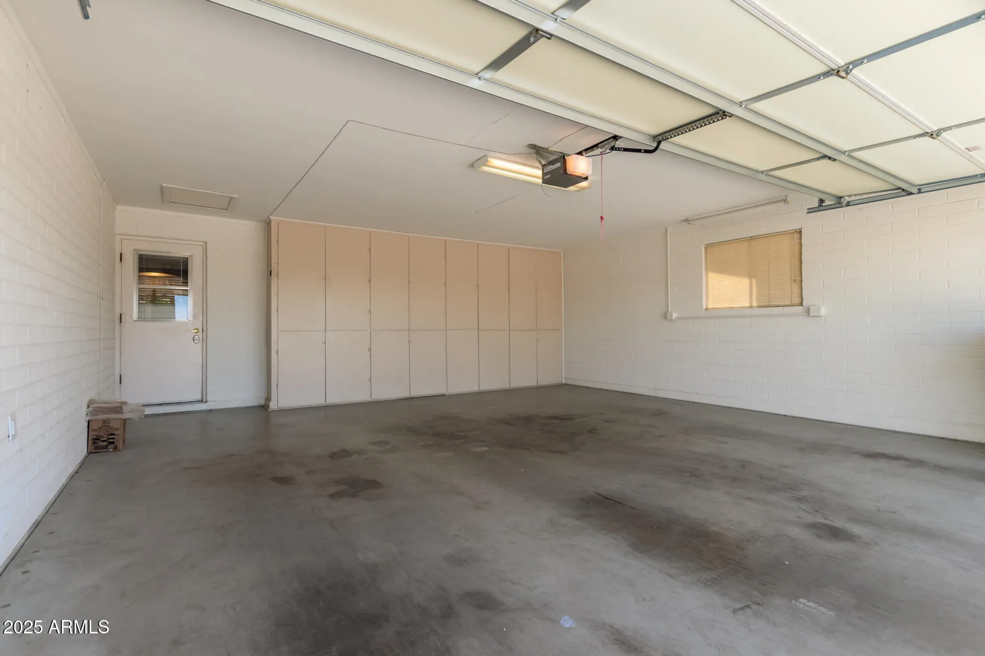 Property Slideshow image 27 of 33 | 243 n 61st pl, Mesa, AZ, 85205