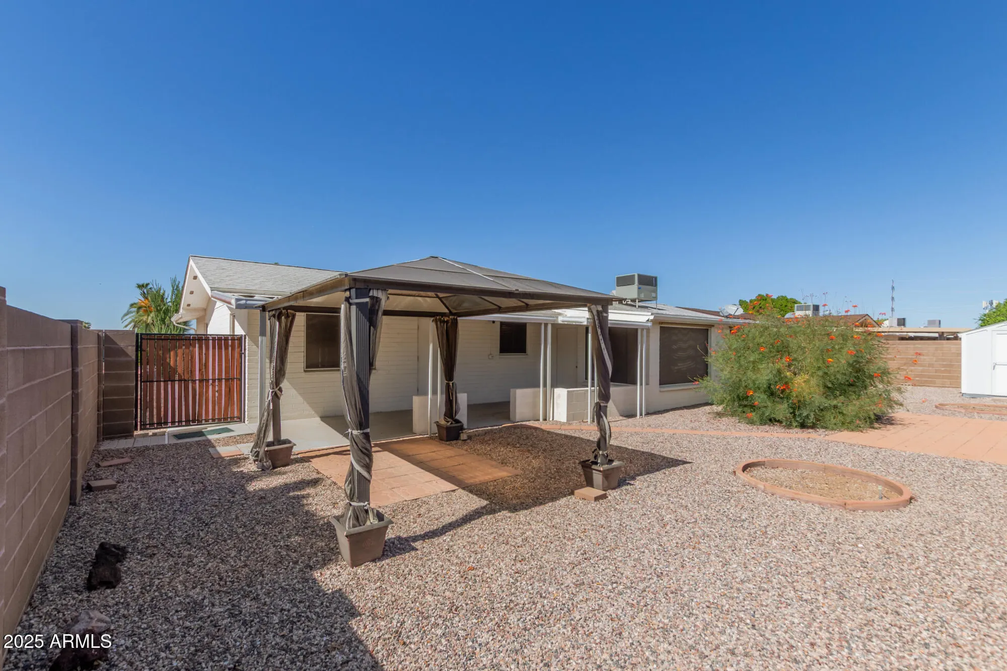 Property Slideshow image 29 of 33 | 243 n 61st pl, Mesa, AZ, 85205