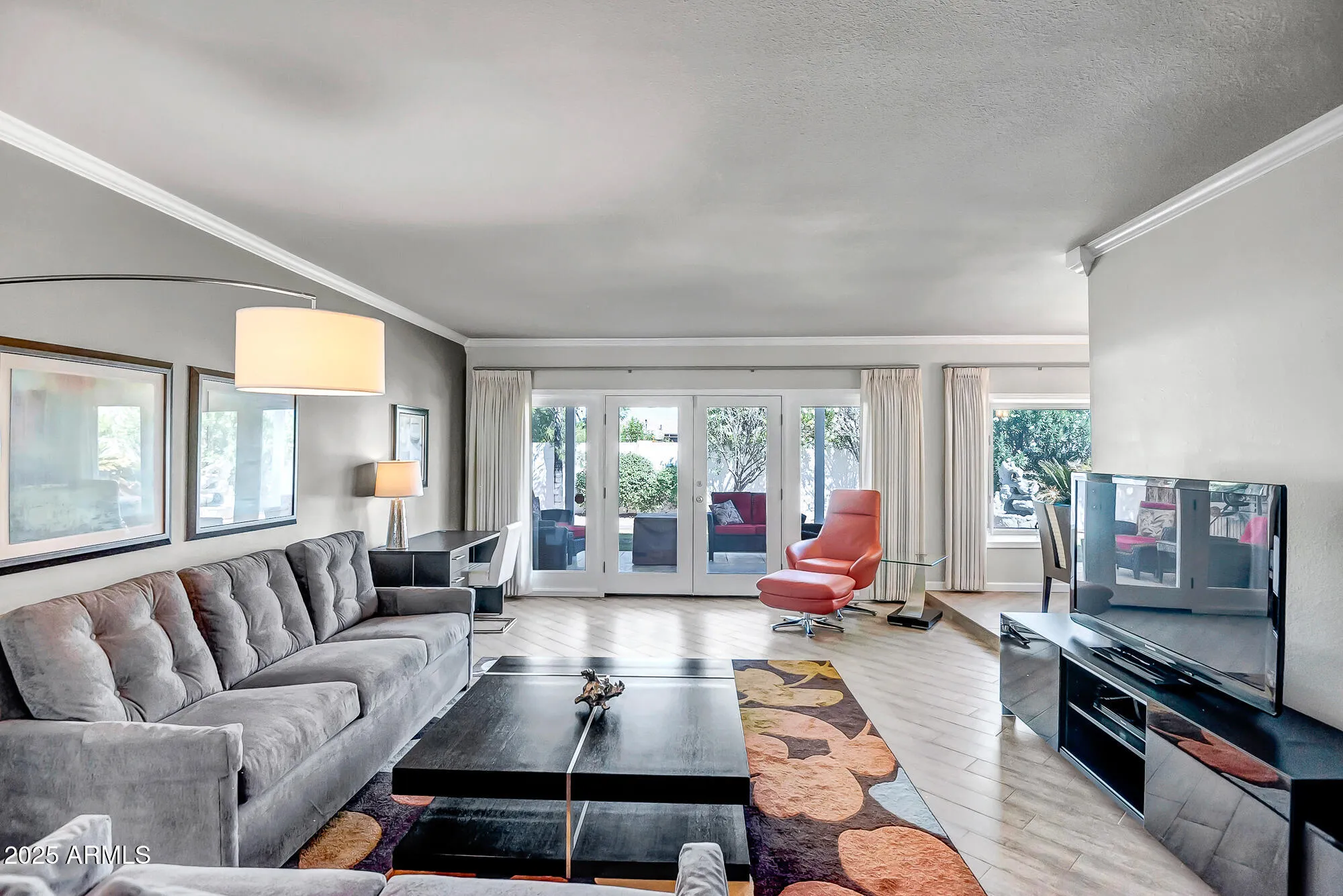 Property Slideshow image 5 of 37 | 110 e piping rock rd, Phoenix, AZ, 85022