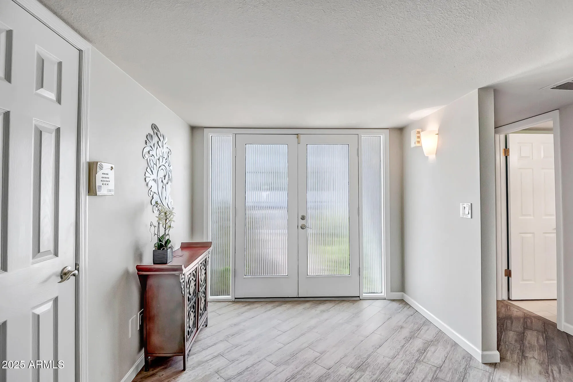 Property Slideshow image 4 of 37 | 110 e piping rock rd, Phoenix, AZ, 85022