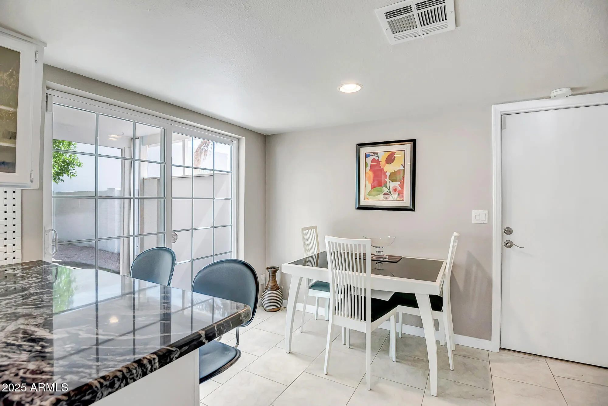 Property Slideshow image 11 of 37 | 110 e piping rock rd, Phoenix, AZ, 85022