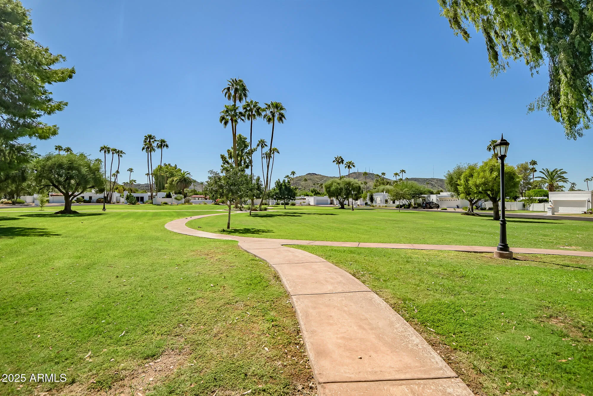 Property Slideshow image 33 of 37 | 110 e piping rock rd, Phoenix, AZ, 85022