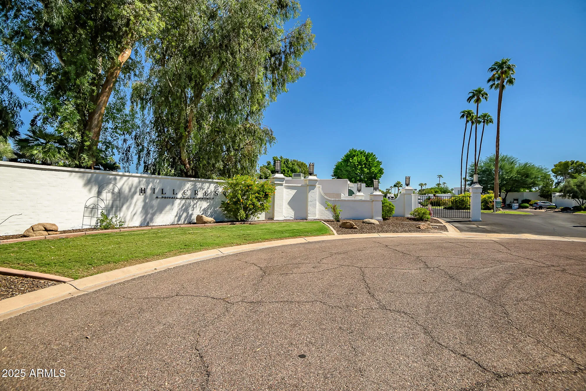 Property Slideshow image 35 of 37 | 110 e piping rock rd, Phoenix, AZ, 85022