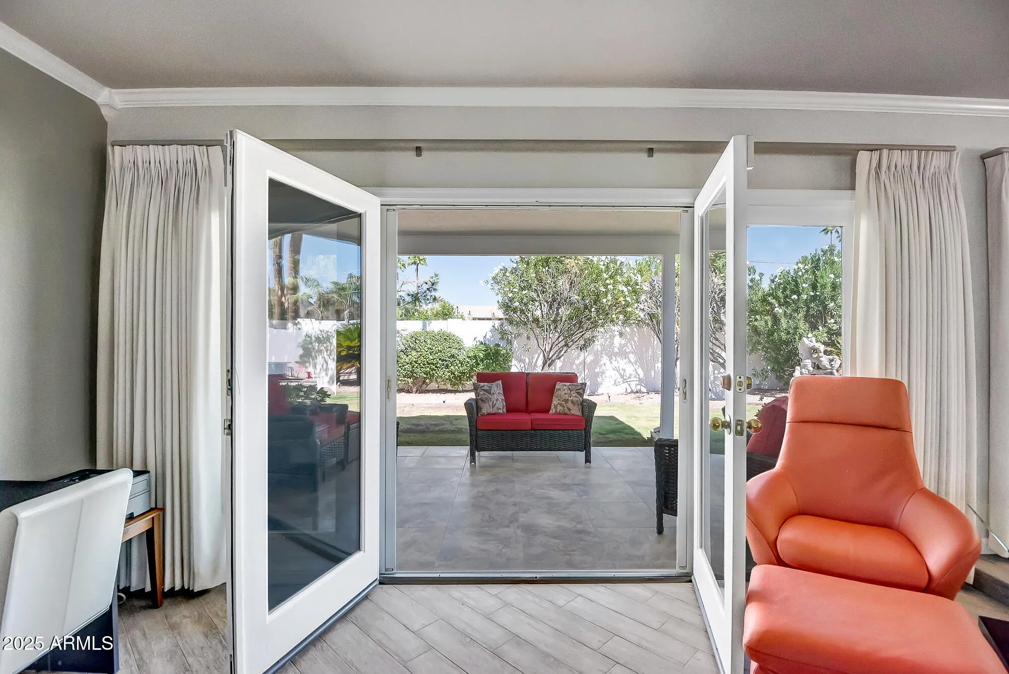 Property Slideshow image 26 of 37 | 110 e piping rock rd, Phoenix, AZ, 85022