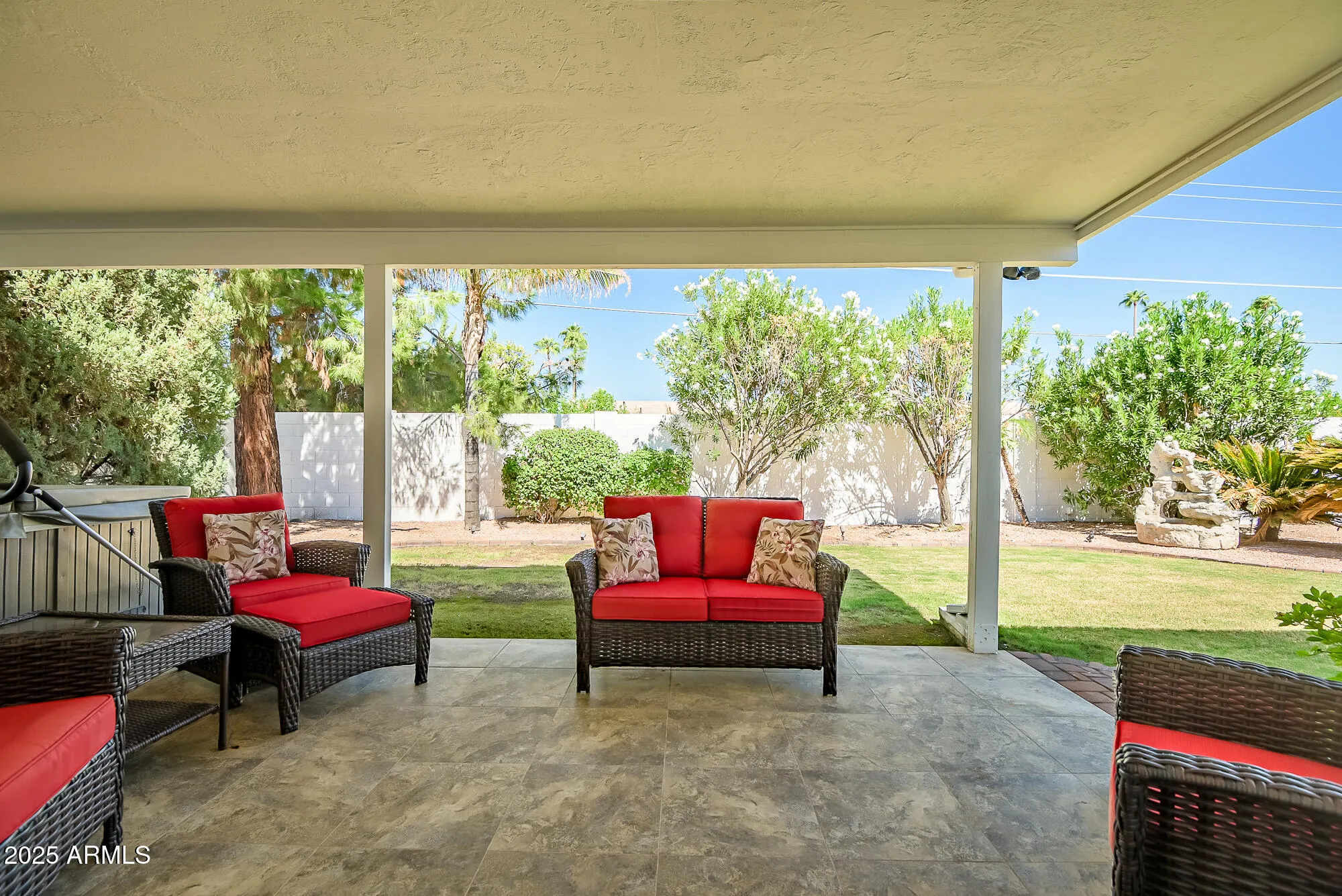 Property Slideshow image 27 of 37 | 110 e piping rock rd, Phoenix, AZ, 85022