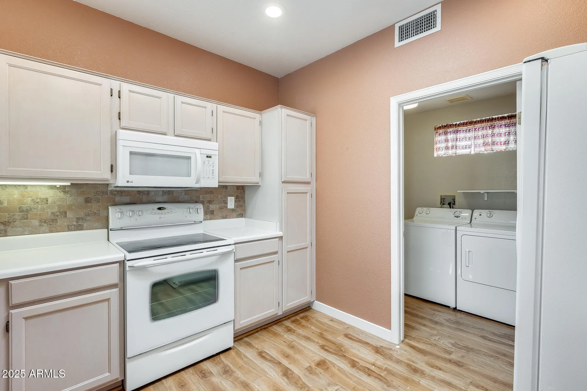 Property Slideshow image 13 of 42 | 21759 n verde ridge dr, Sun City West, AZ, 85375