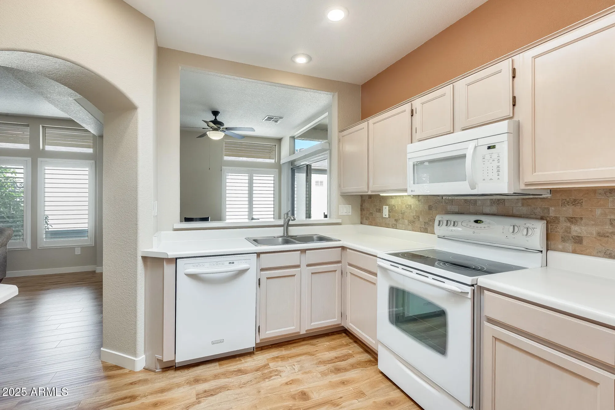 Property Slideshow image 12 of 42 | 21759 n verde ridge dr, Sun City West, AZ, 85375