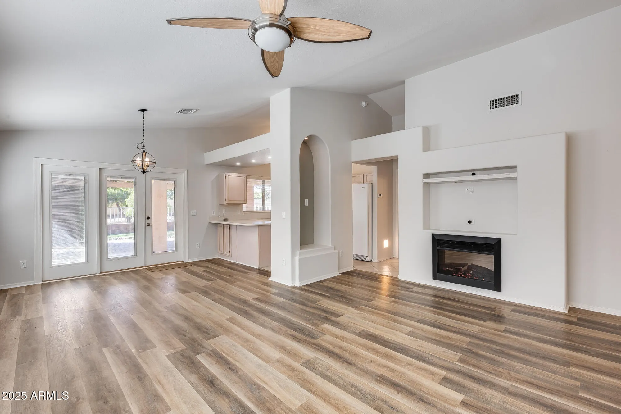 Property Slideshow image 7 of 72 | 17176 n winding trl, Surprise, AZ, 85374