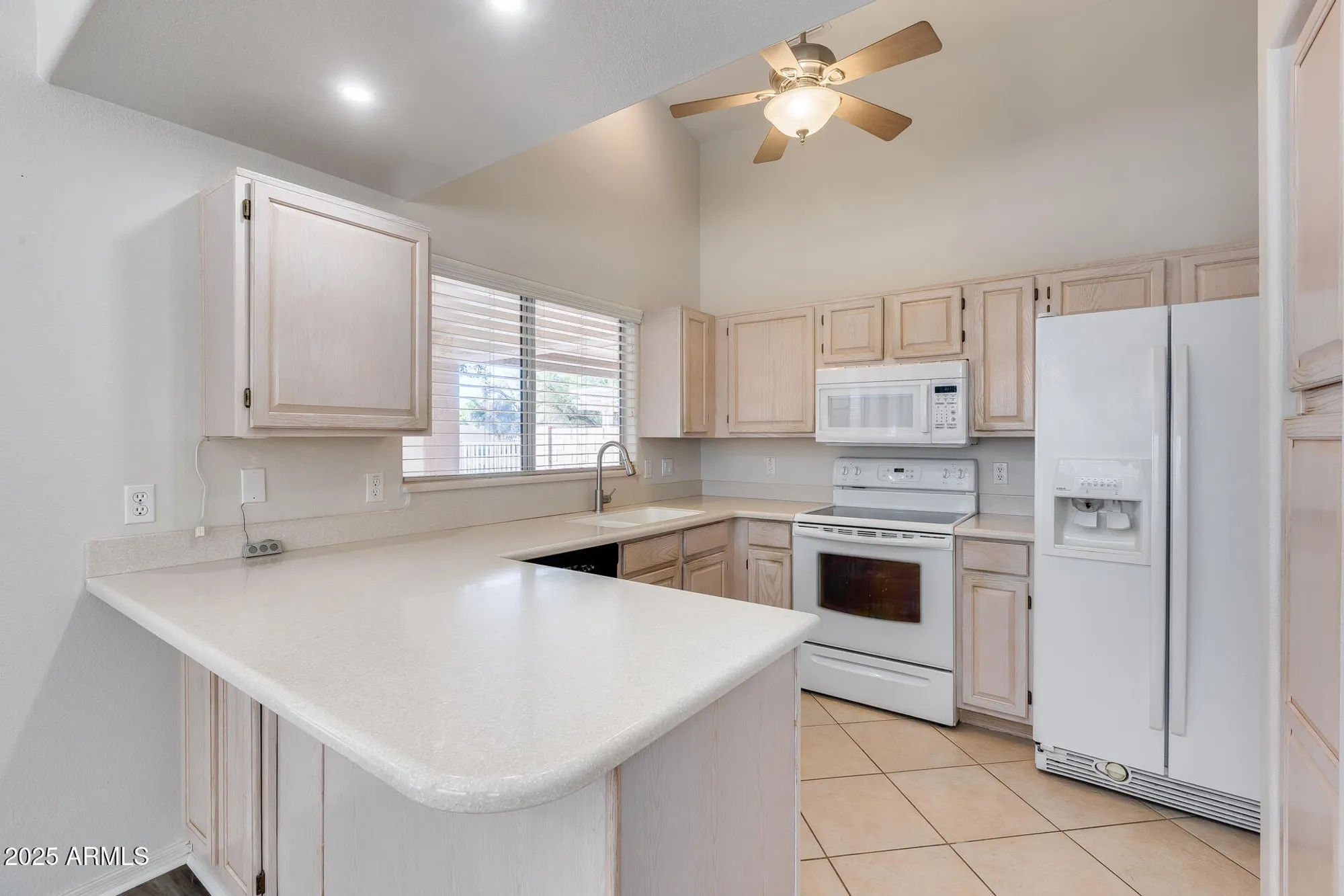 Property Slideshow image 4 of 72 | 17176 n winding trl, Surprise, AZ, 85374