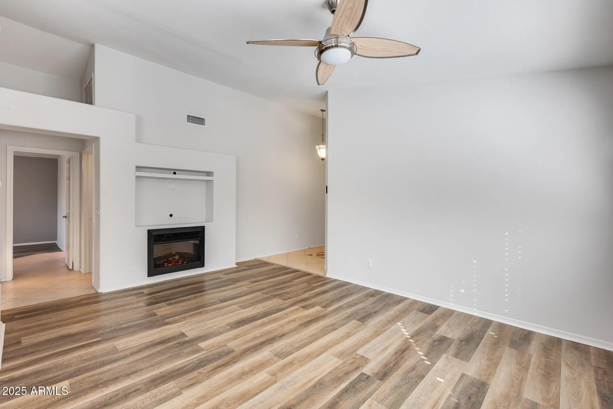 Property Slideshow image 23 of 72 | 17176 n winding trl, Surprise, AZ, 85374