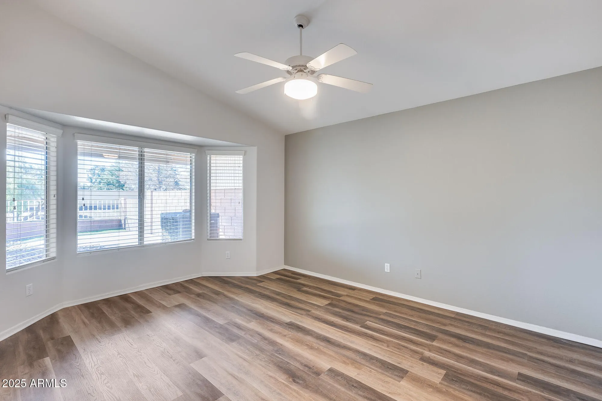 Property Slideshow image 26 of 72 | 17176 n winding trl, Surprise, AZ, 85374