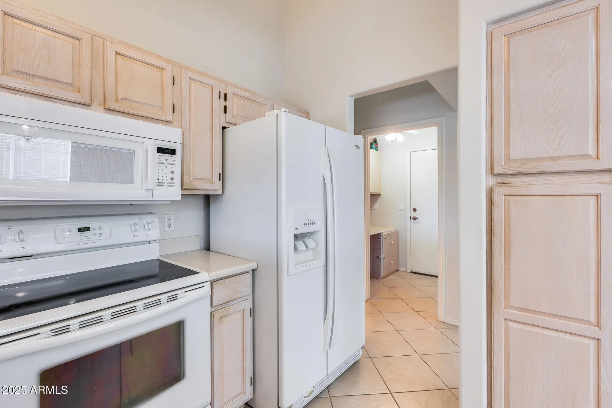 Property Slideshow image 14 of 72 | 17176 n winding trl, Surprise, AZ, 85374