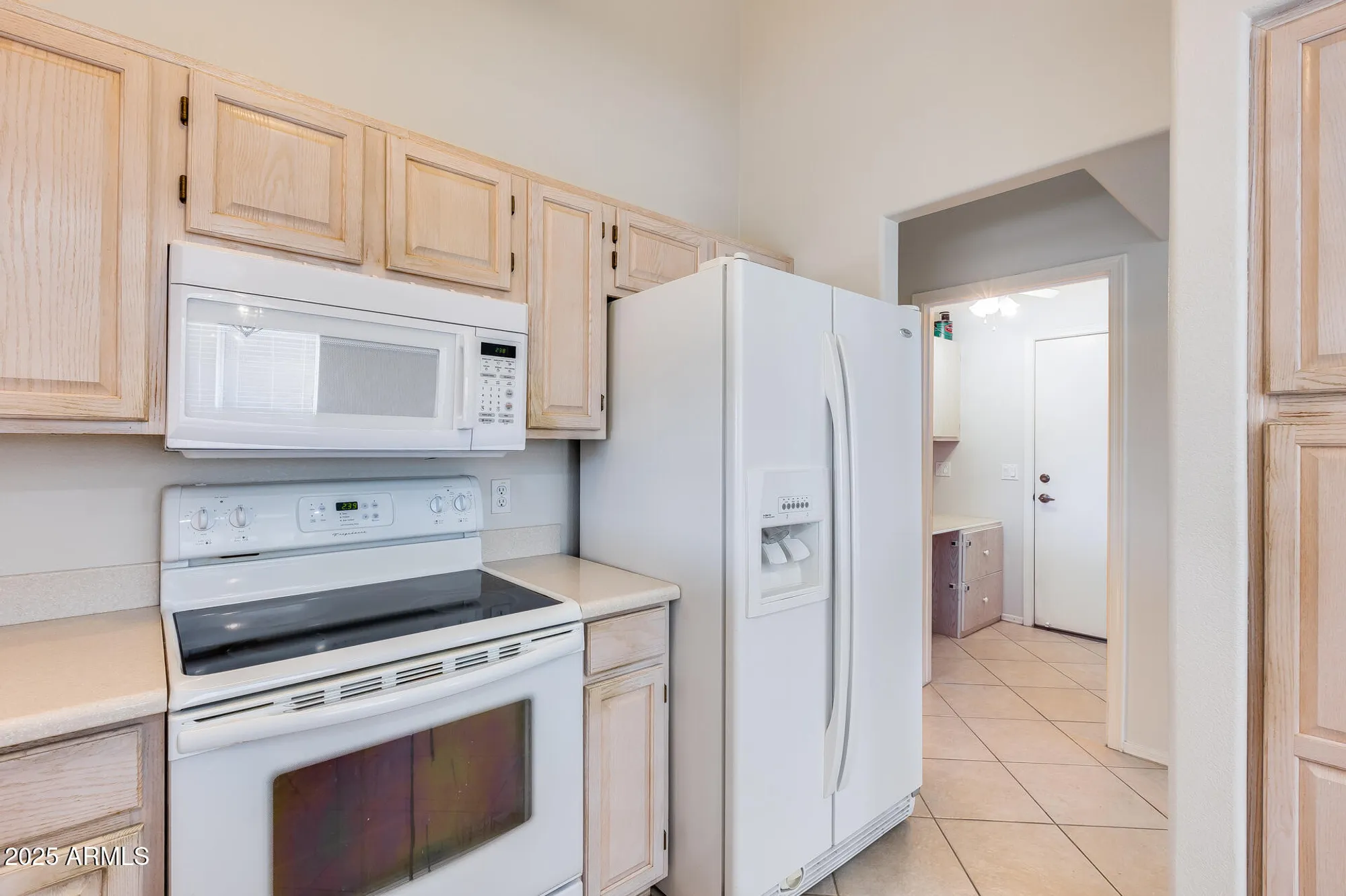 Property Slideshow image 15 of 72 | 17176 n winding trl, Surprise, AZ, 85374