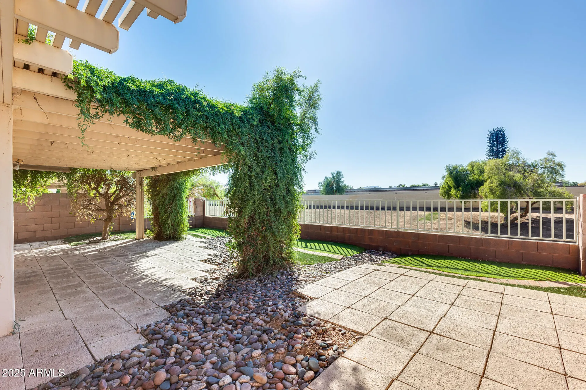 Property Slideshow image 43 of 72 | 17176 n winding trl, Surprise, AZ, 85374