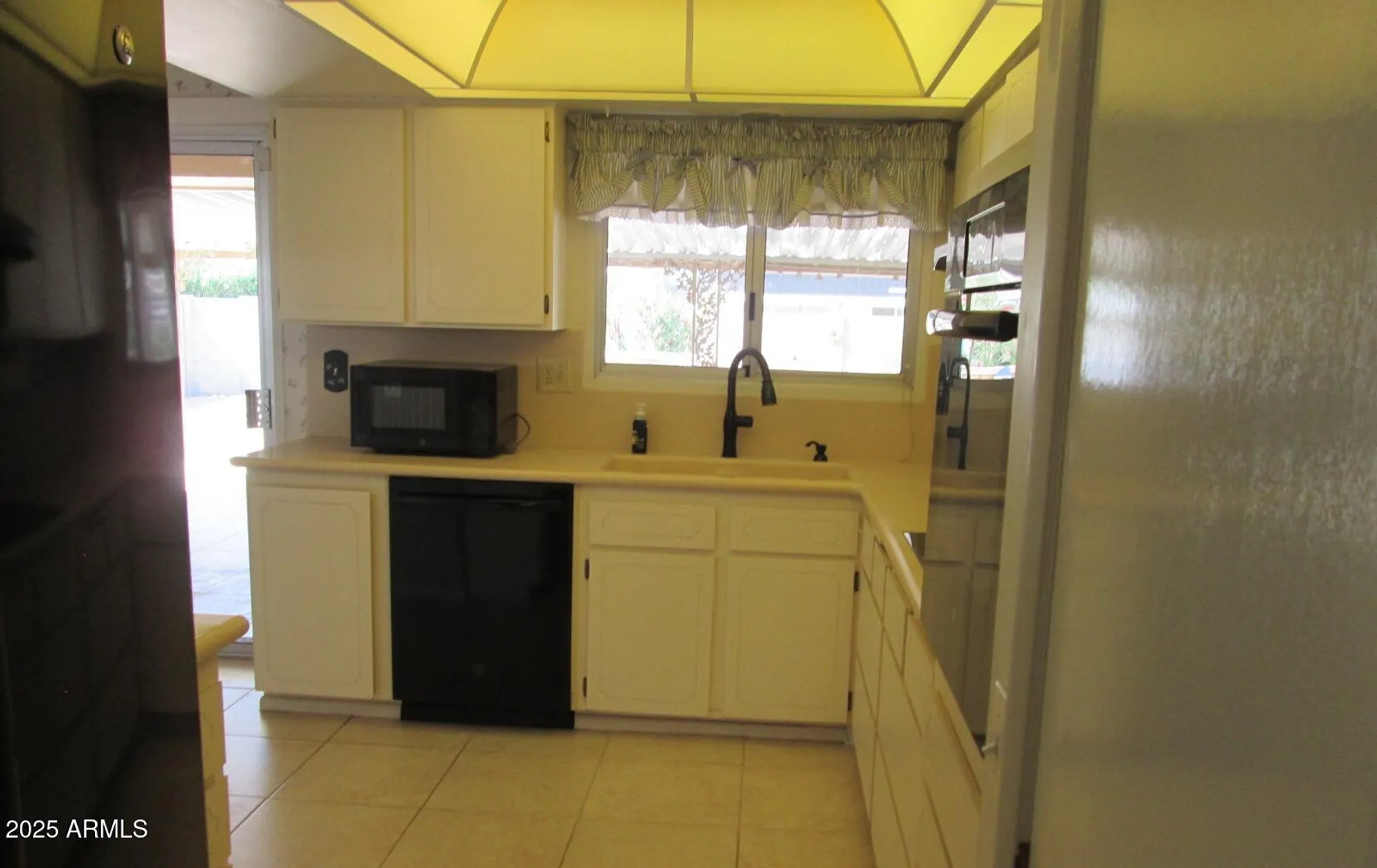 Property Slideshow image 8 of 20 | 13046 w skyview dr, Sun City West, AZ, 85375