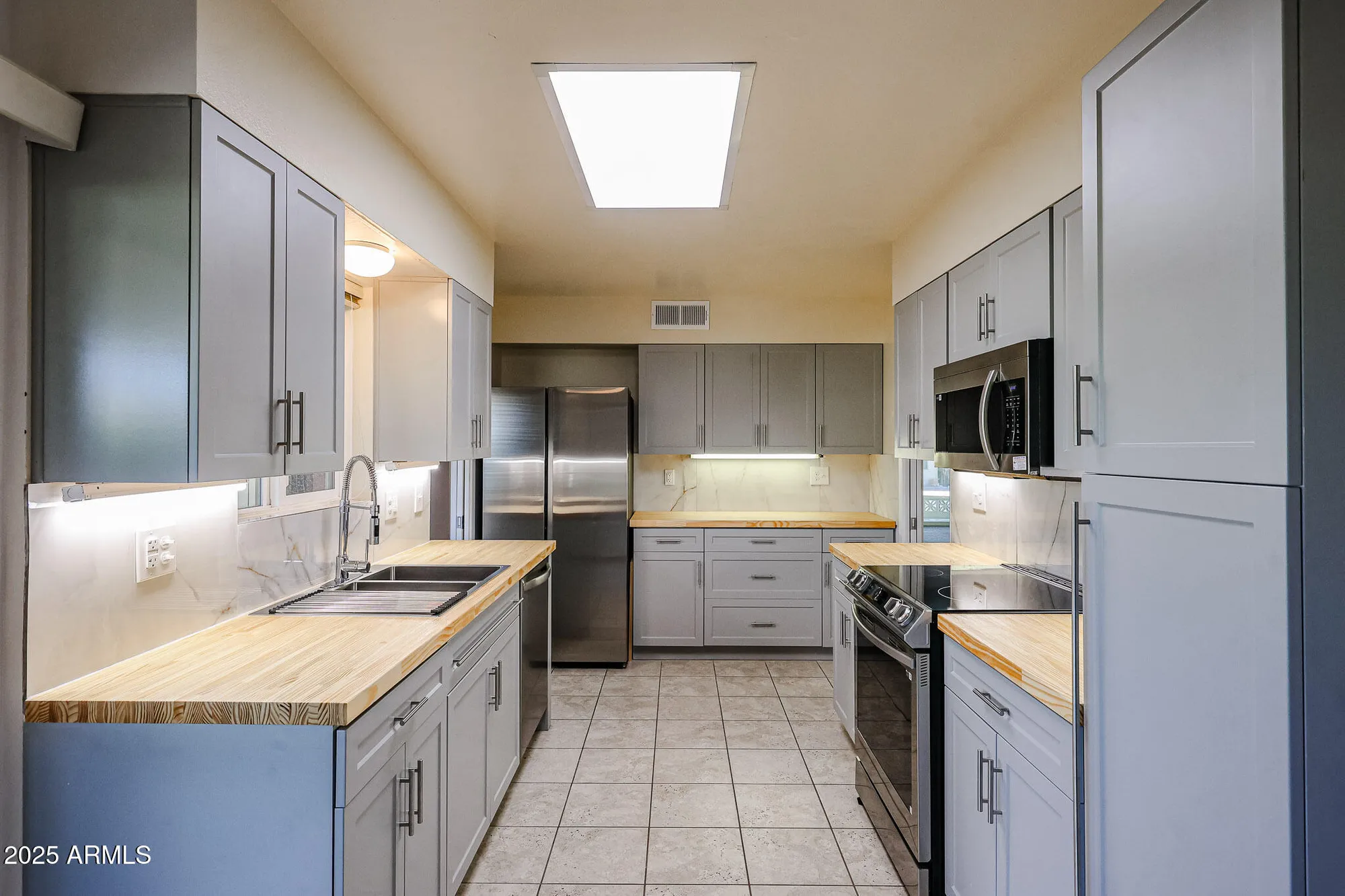 Property Slideshow image 28 of 38 | 10410 w saratoga cir, Sun City, AZ, 85351