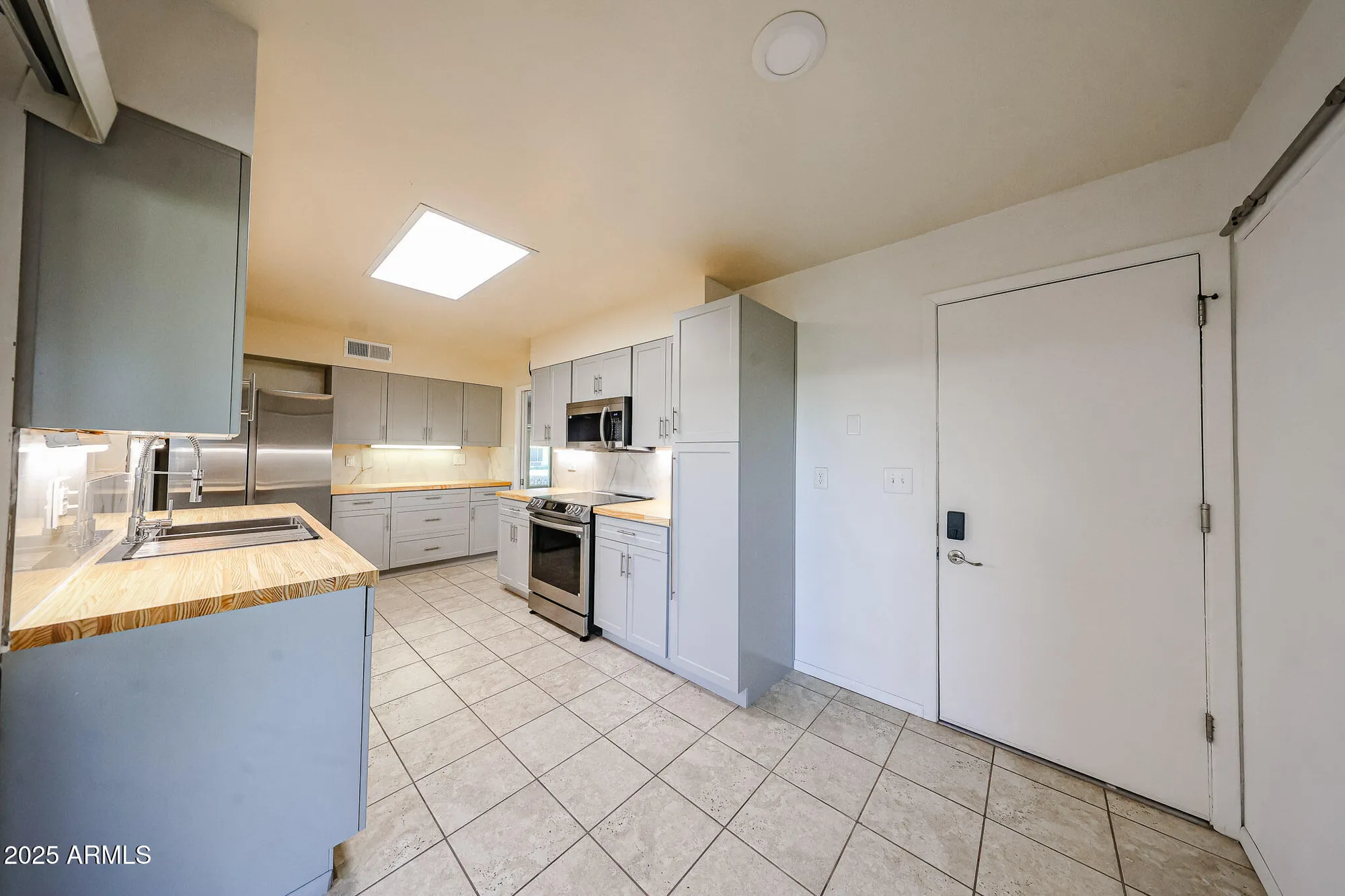 Property Slideshow image 30 of 38 | 10410 w saratoga cir, Sun City, AZ, 85351