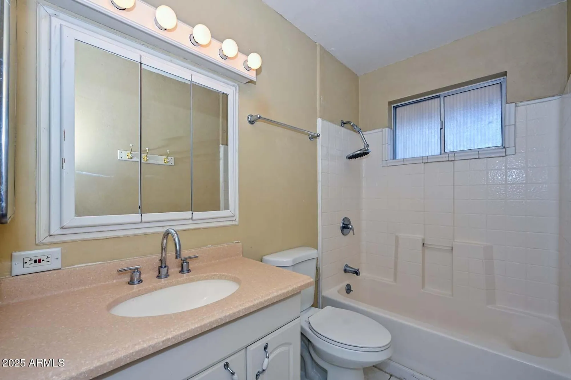 Property Slideshow image 25 of 47 | 10816 n madison dr, Sun City, AZ, 85351