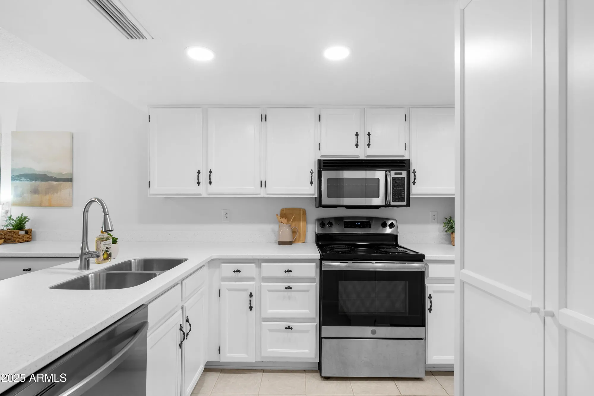 Property Slideshow image 15 of 32 | 13029 s 44th pl, Phoenix, AZ, 85044