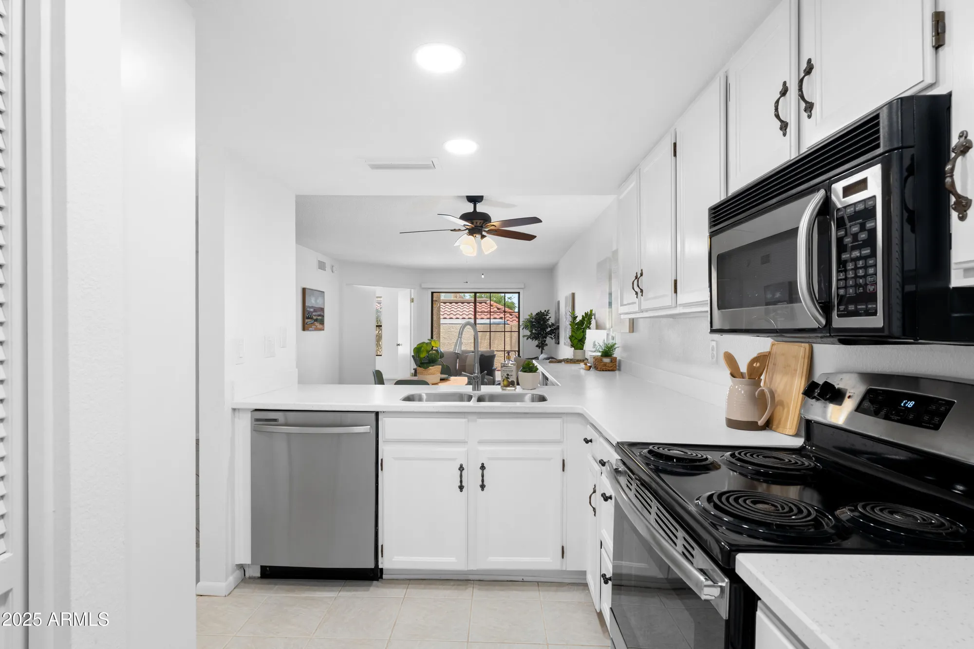 Property Slideshow image 16 of 32 | 13029 s 44th pl, Phoenix, AZ, 85044