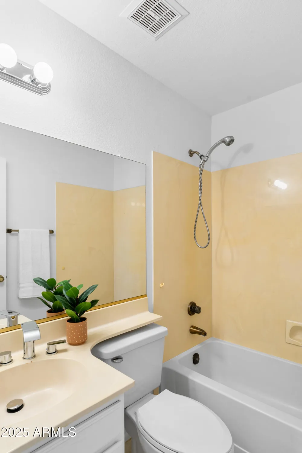 Property Slideshow image 20 of 32 | 13029 s 44th pl, Phoenix, AZ, 85044