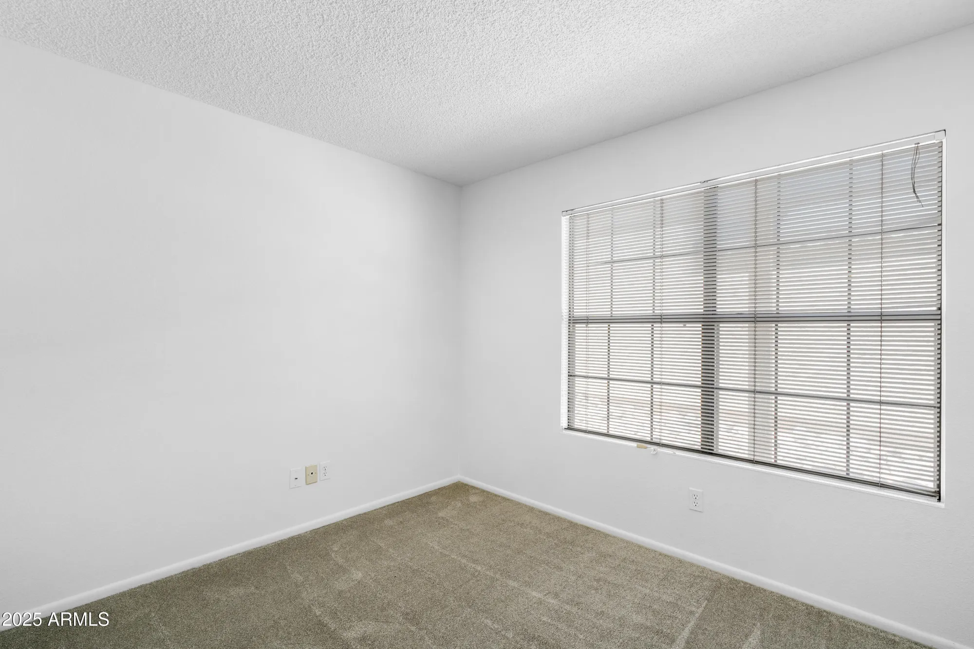 Property Slideshow image 19 of 32 | 13029 s 44th pl, Phoenix, AZ, 85044