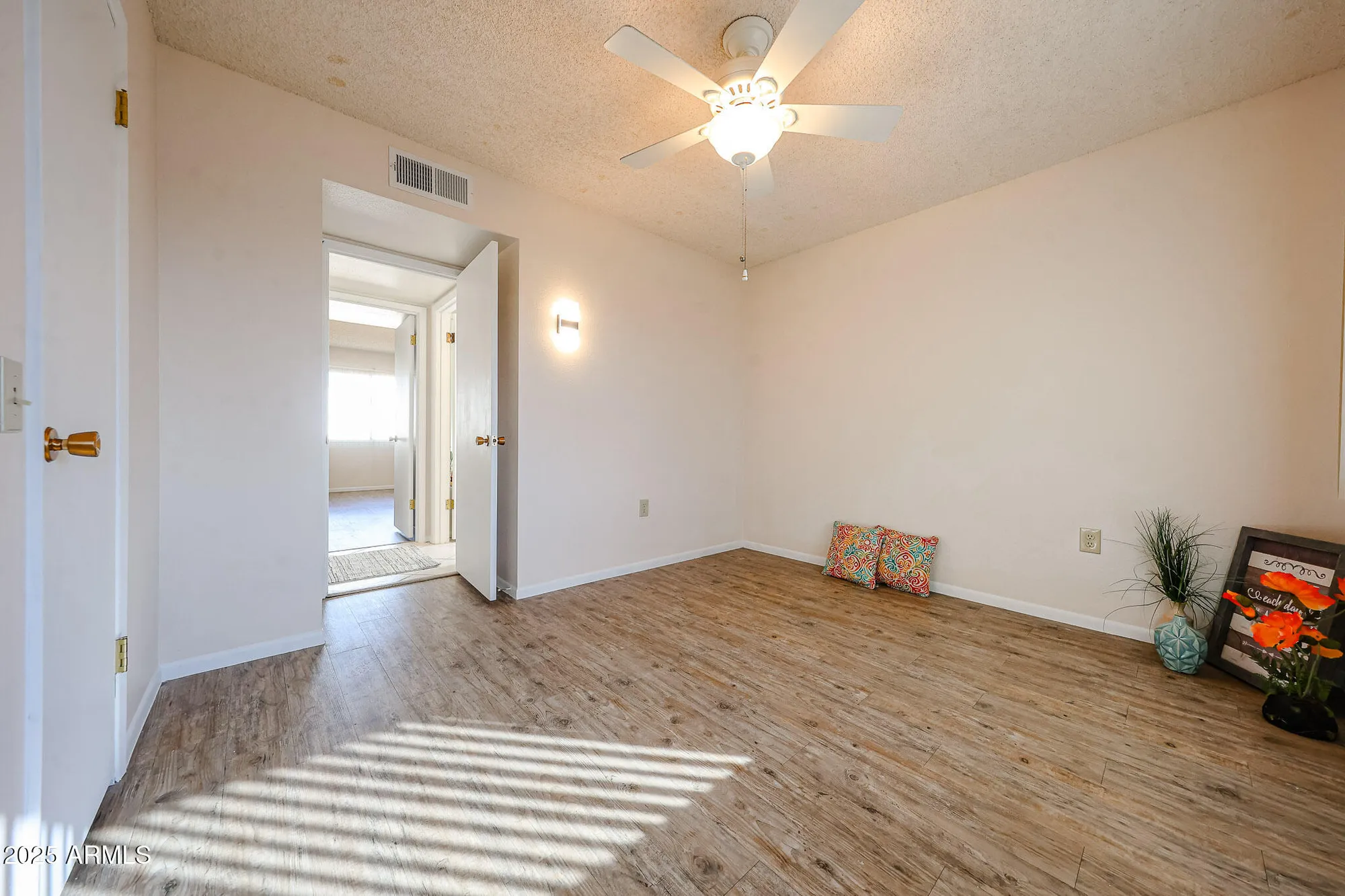 Property Slideshow image 26 of 33 | 9714 w mockingbird dr, Sun City, AZ, 85373