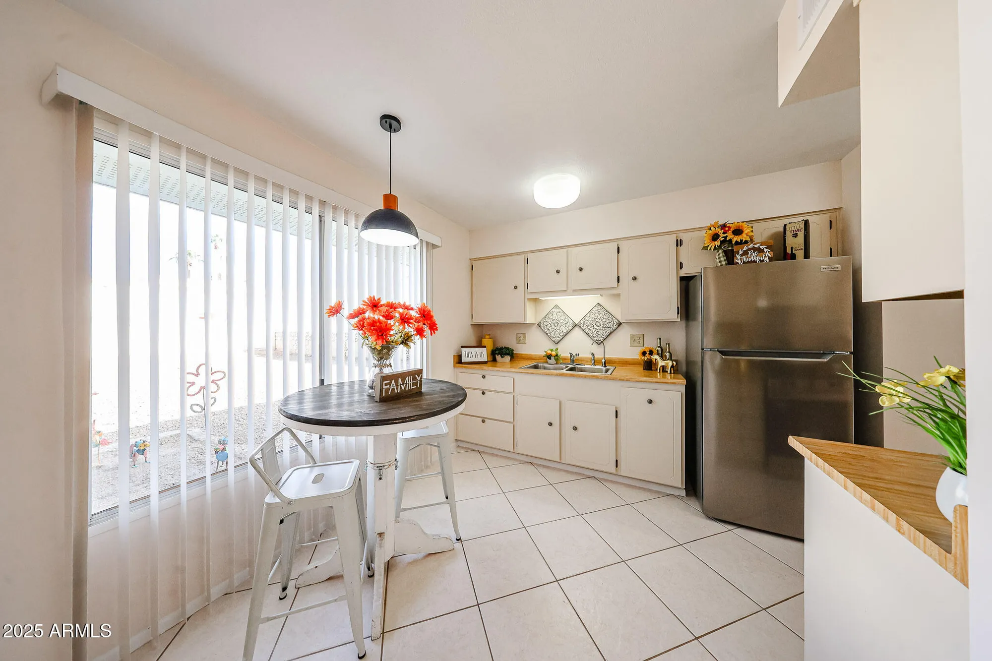 Property Slideshow image 2 of 33 | 9714 w mockingbird dr, Sun City, AZ, 85373