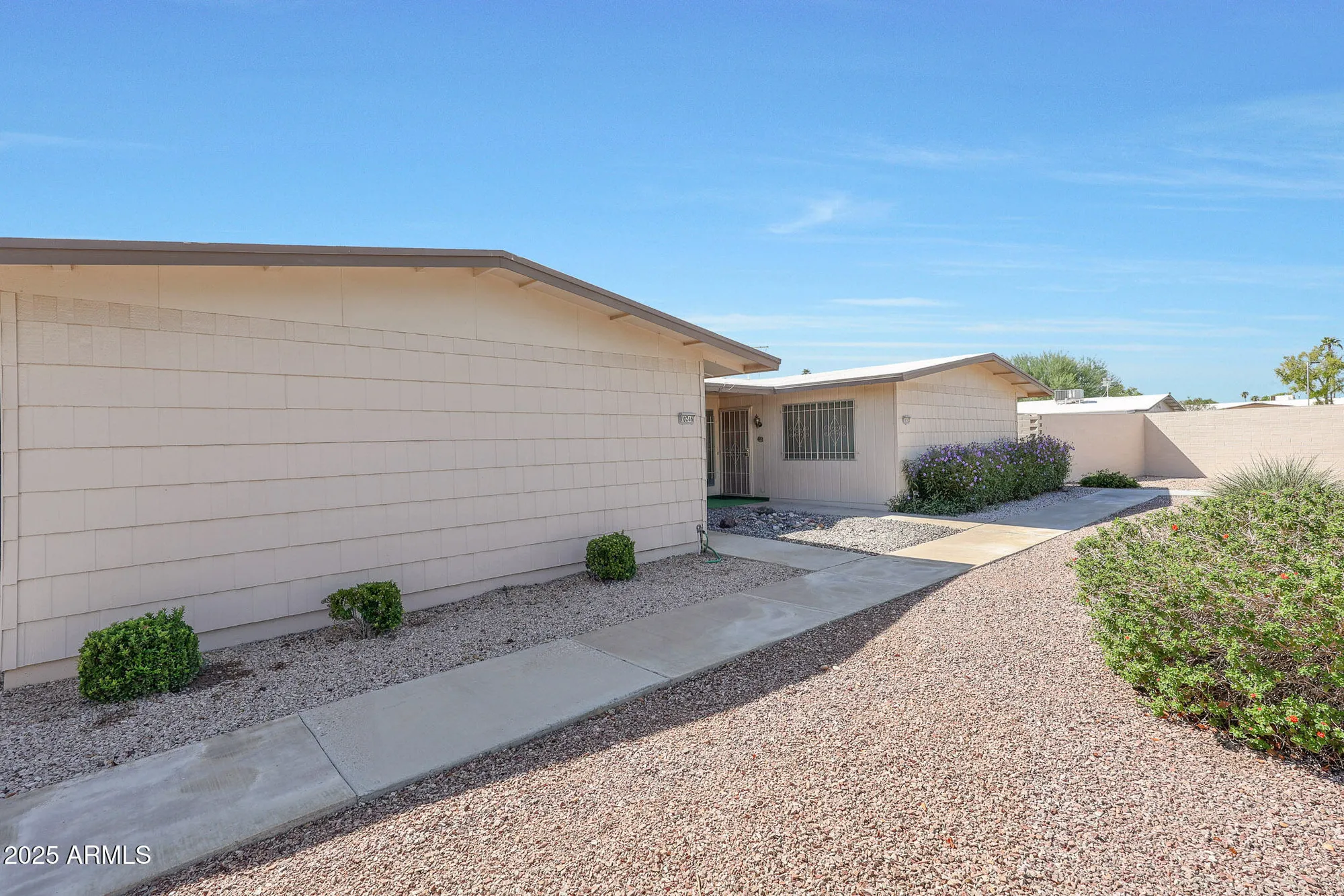 Property Slideshow image 6 of 26 | 10246 w palmeras dr, Sun City, AZ, 85373