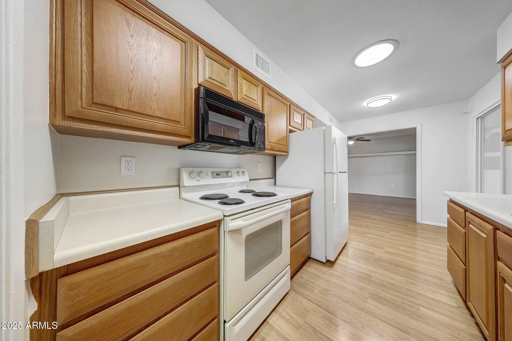 Property Slideshow image 11 of 26 | 10246 w palmeras dr, Sun City, AZ, 85373